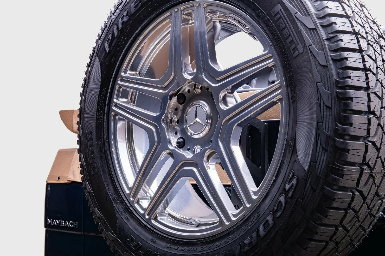 2018 Mercedes-Maybach G650 Landaulet - 1 of 99 wheel