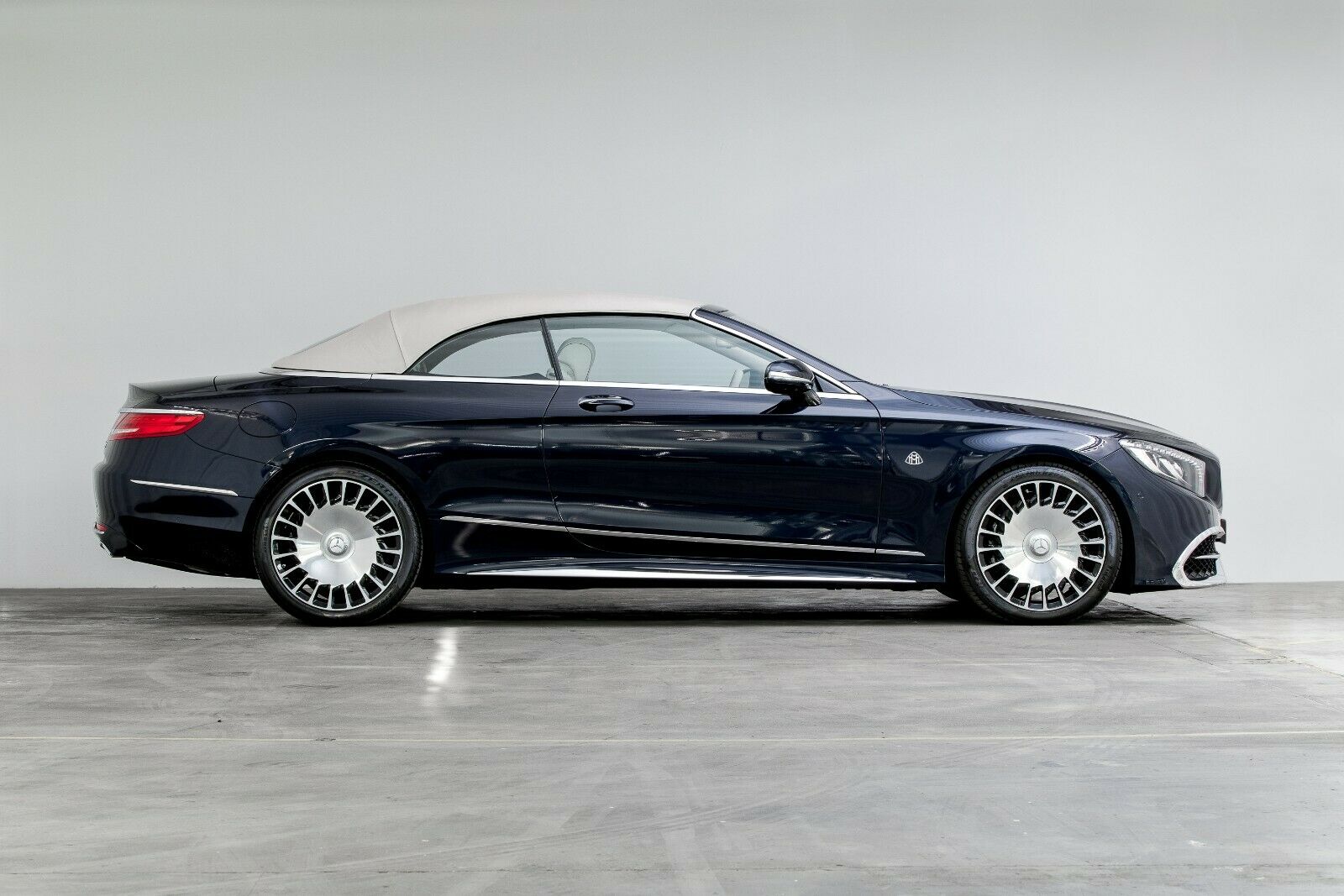 2018 Mercedes-Maybach S 650 Cabriolet 1 of 300, 4/15