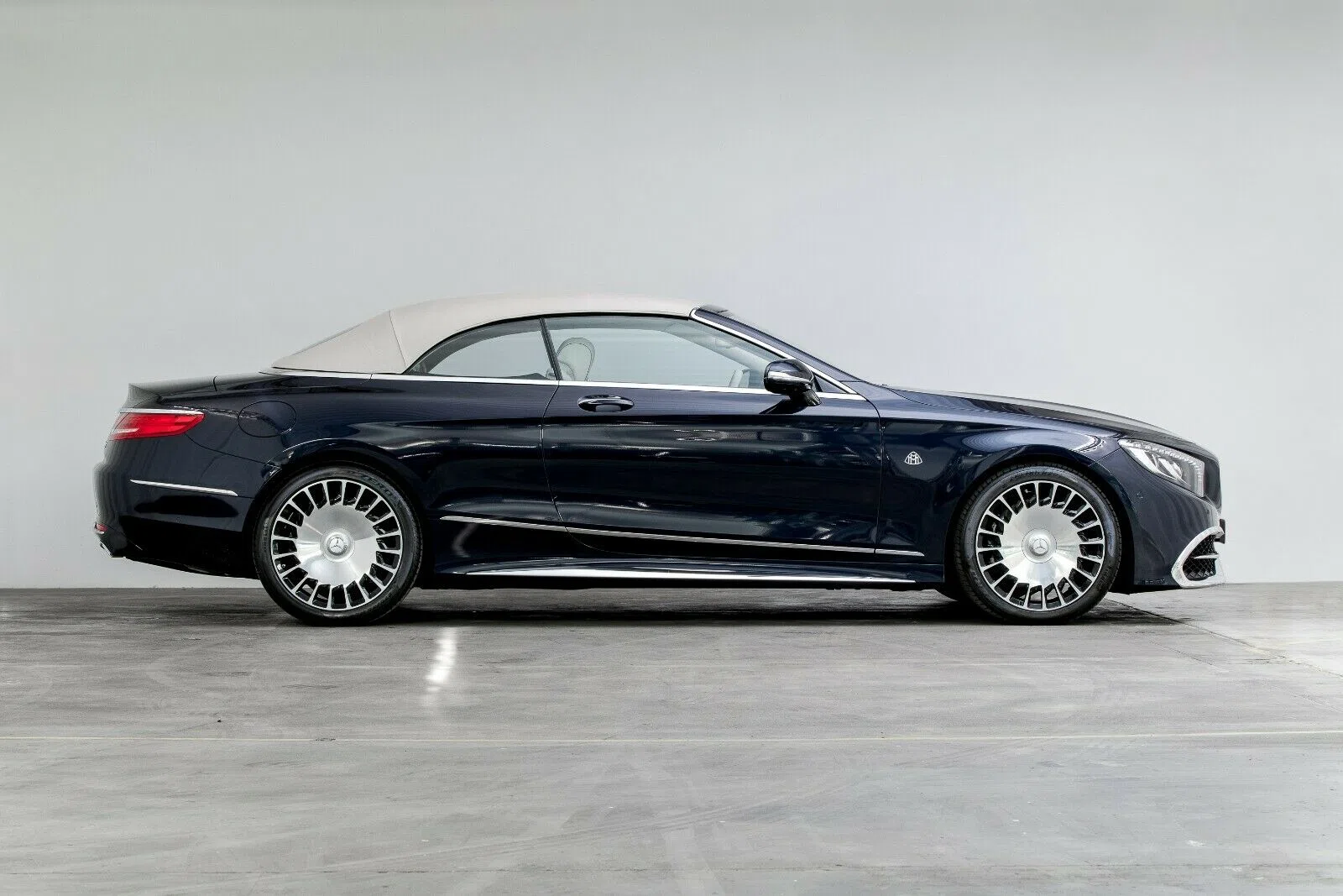 2018 Mercedes-Maybach S 650 Cabriolet 1 of 300 for sale, exterior, Blau Metallic