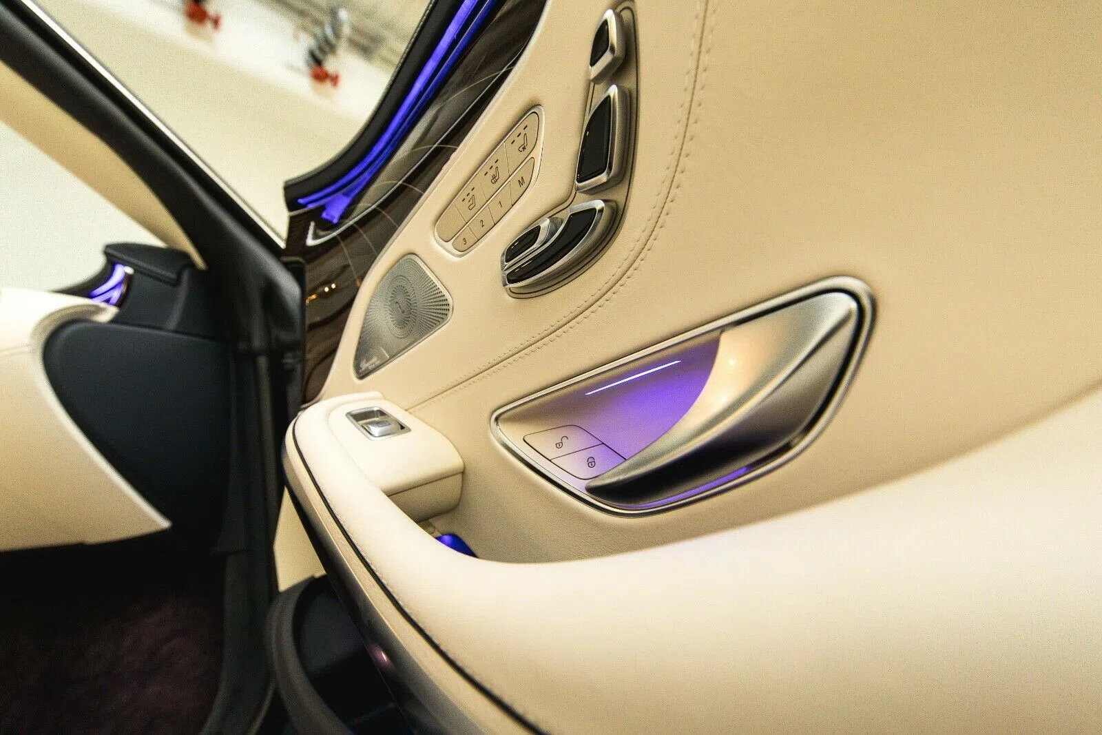 2018 Mercedes-Maybach S 650 Cabriolet 1 of 300 interior, door panel, Vollleder, Beige