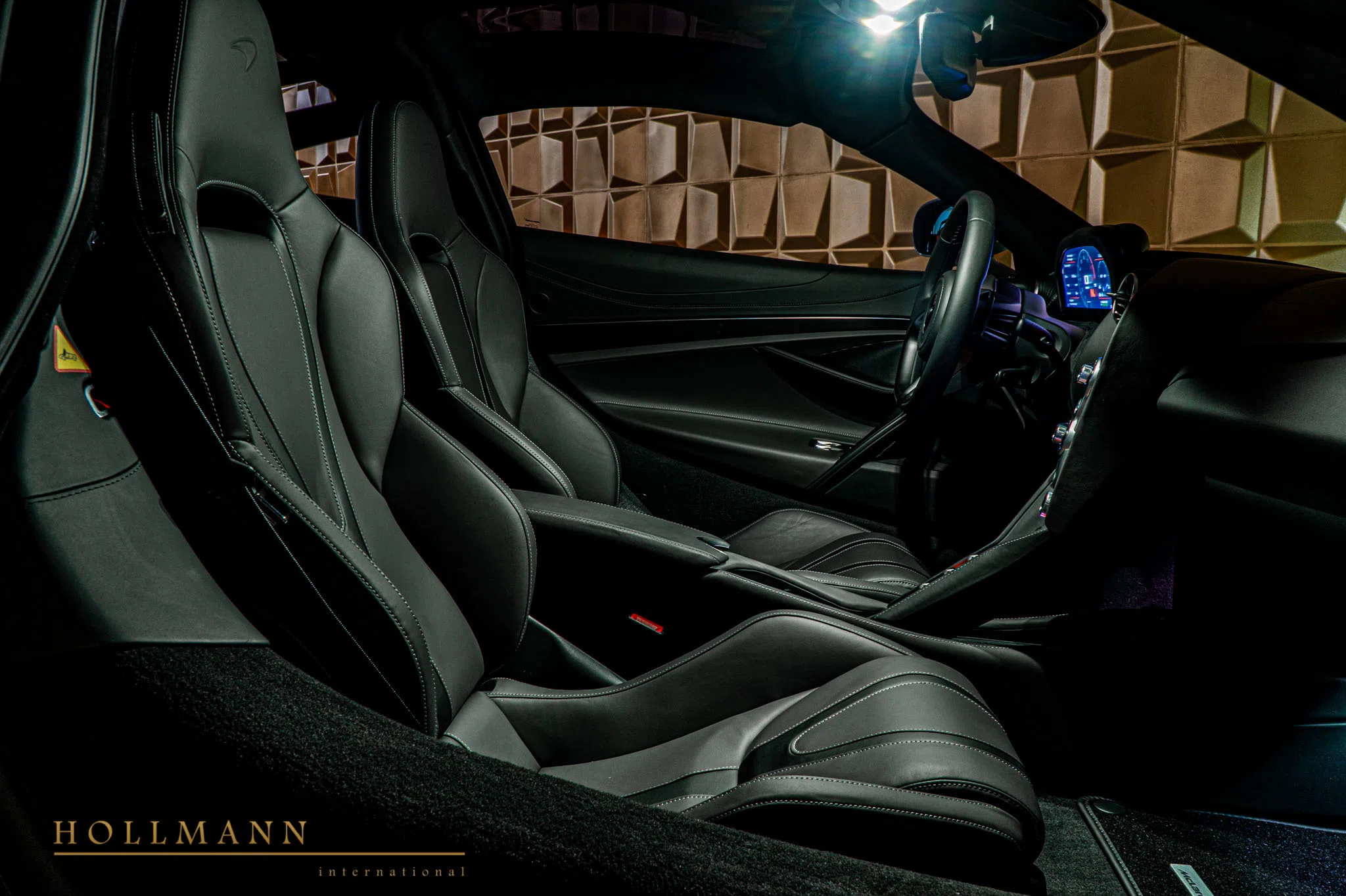 2020 McLaren 720S interior, seats, Black