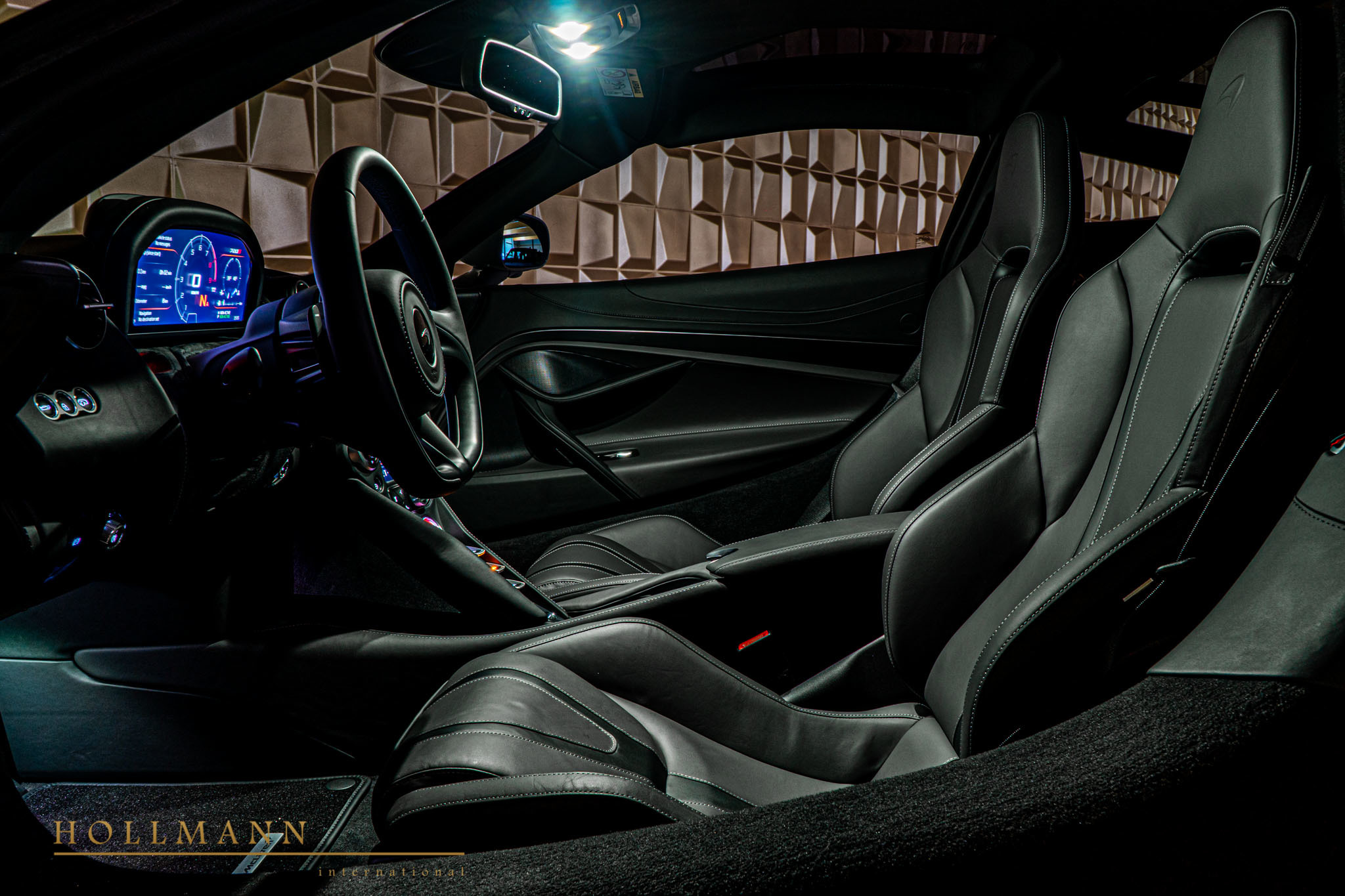 2020 McLaren 720S, 4/13
