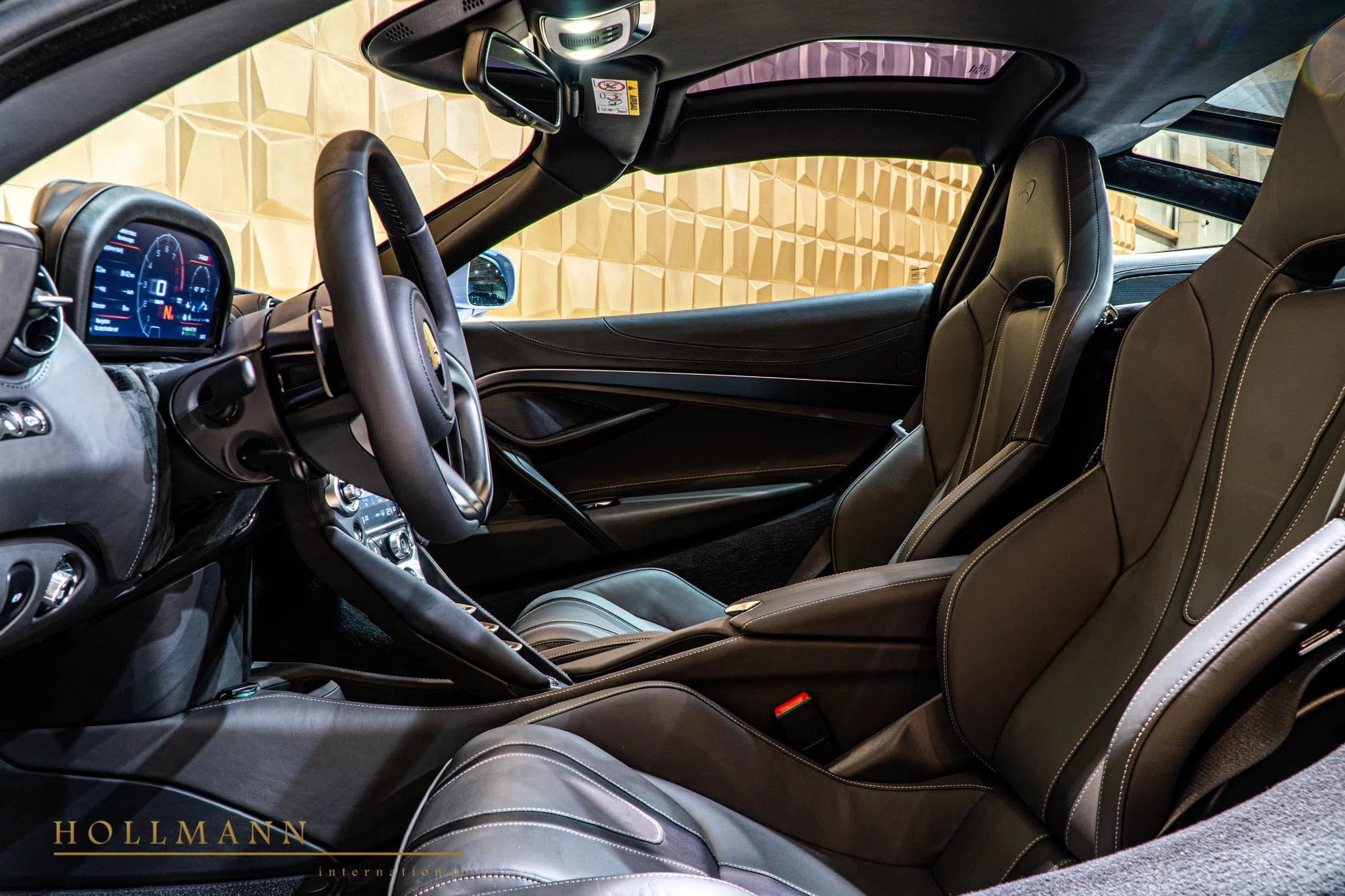 2020 McLaren 720S interior, seats, Black