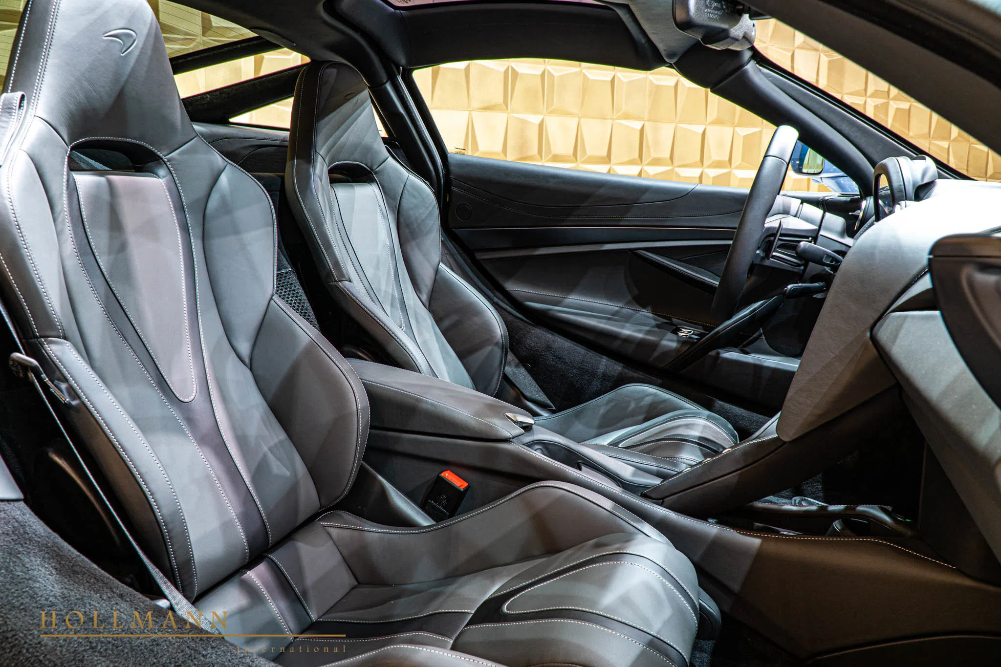 2020 McLaren 720S interior, seats, Black