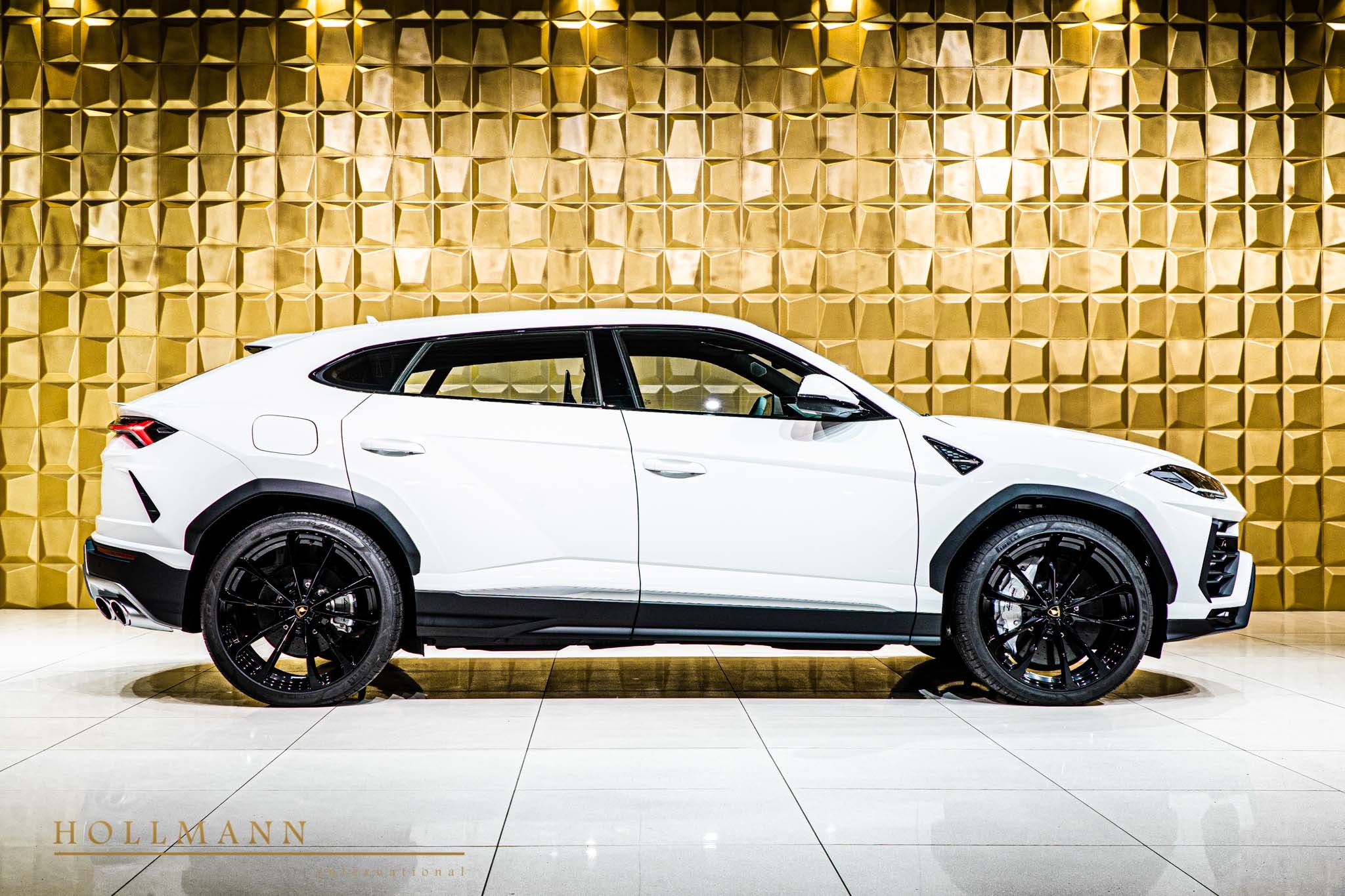 2020 Lamborghini Urus, 10/20