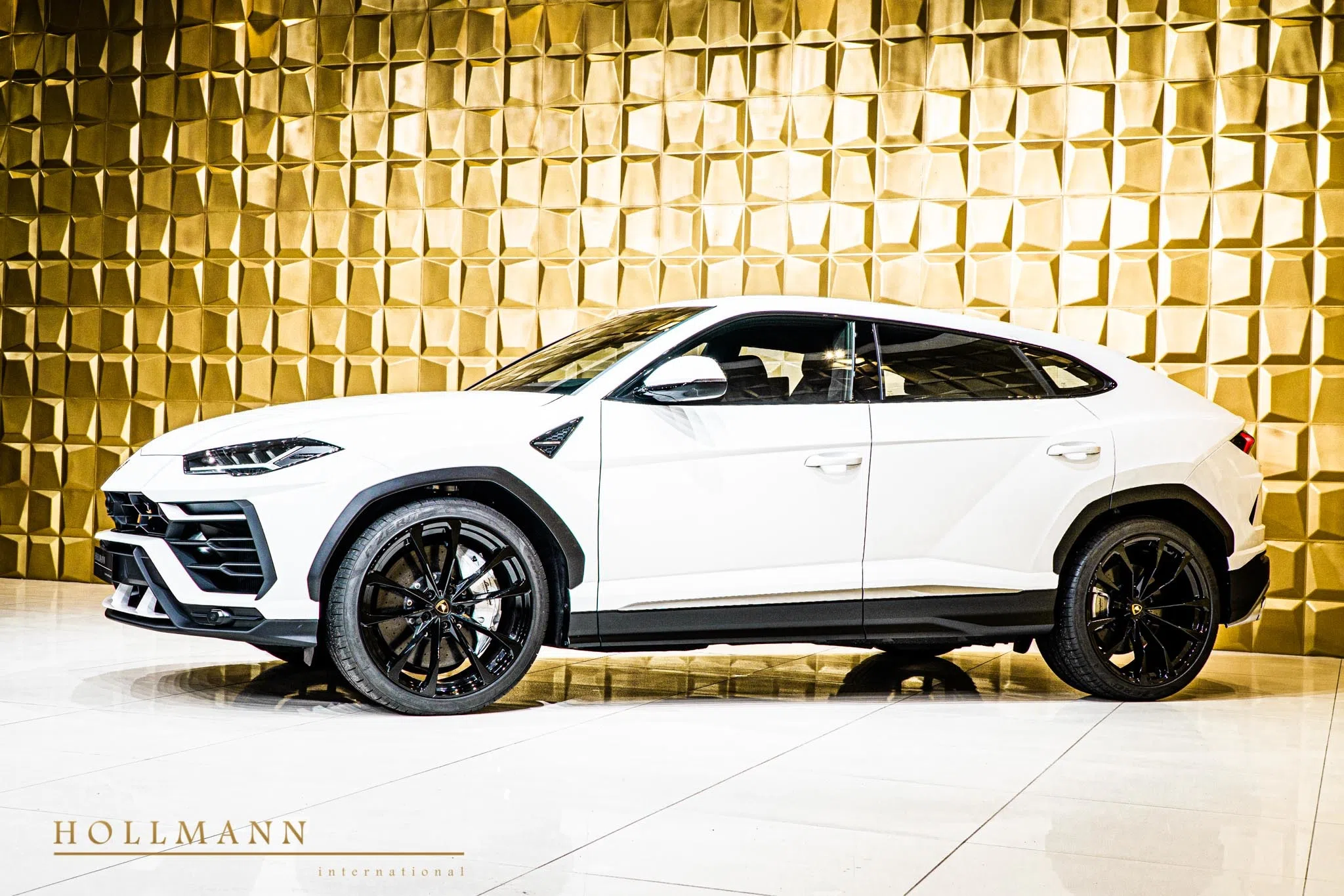 2020 Lamborghini Urus for sale, front three-quarter view, Bianco Monocerus
