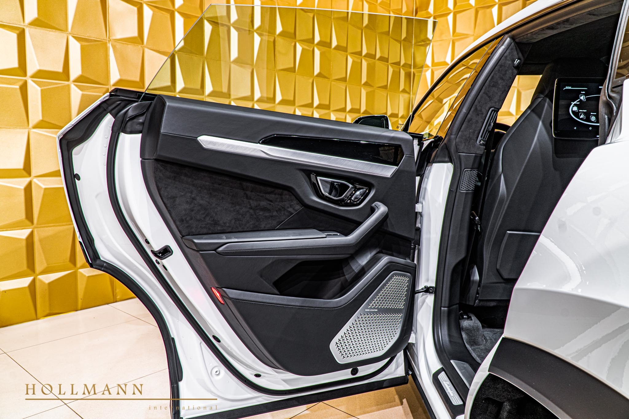 2020 Lamborghini Urus, 16/20