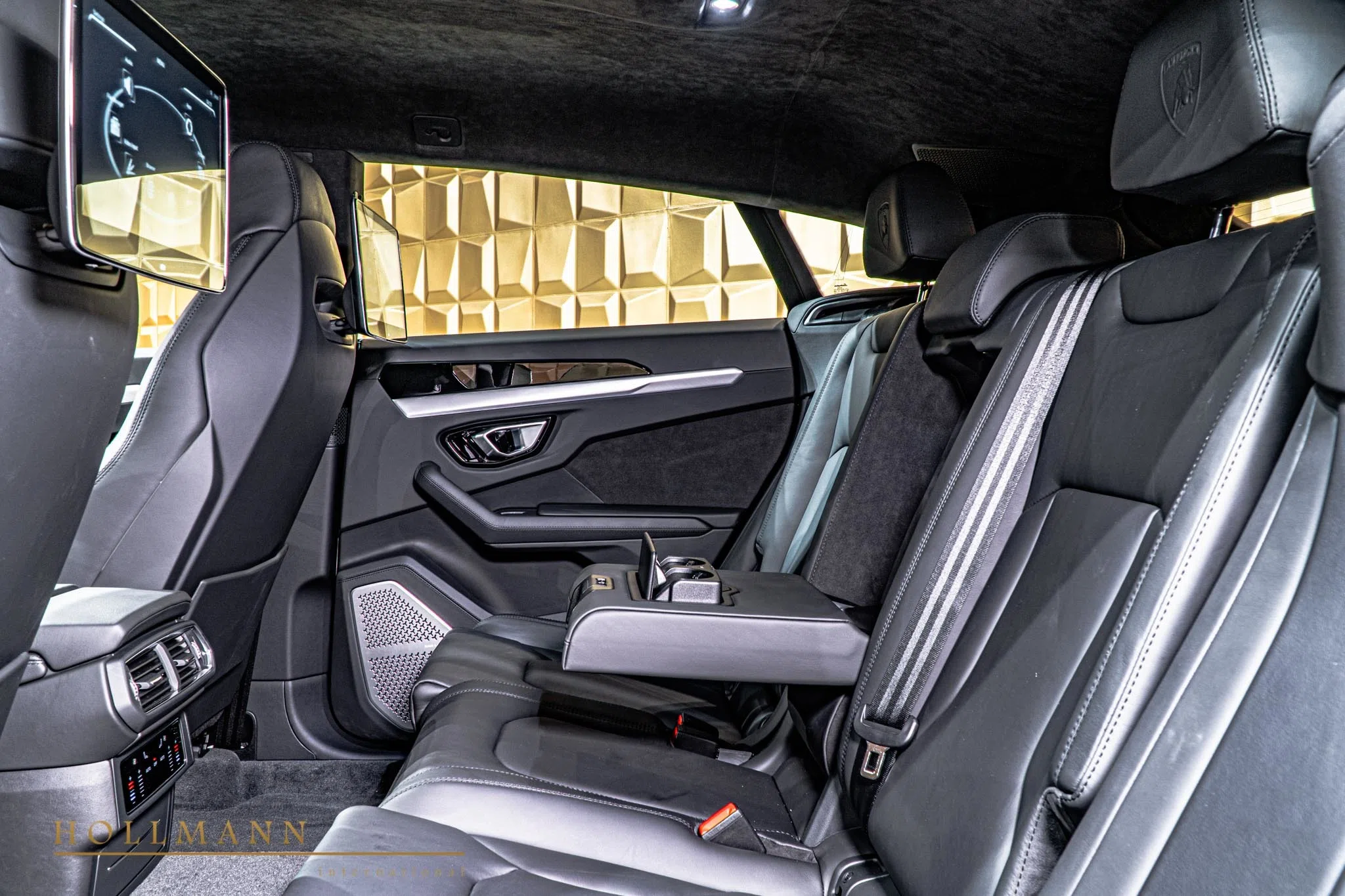 2020 Lamborghini Urus interior, seats, Nero Ade