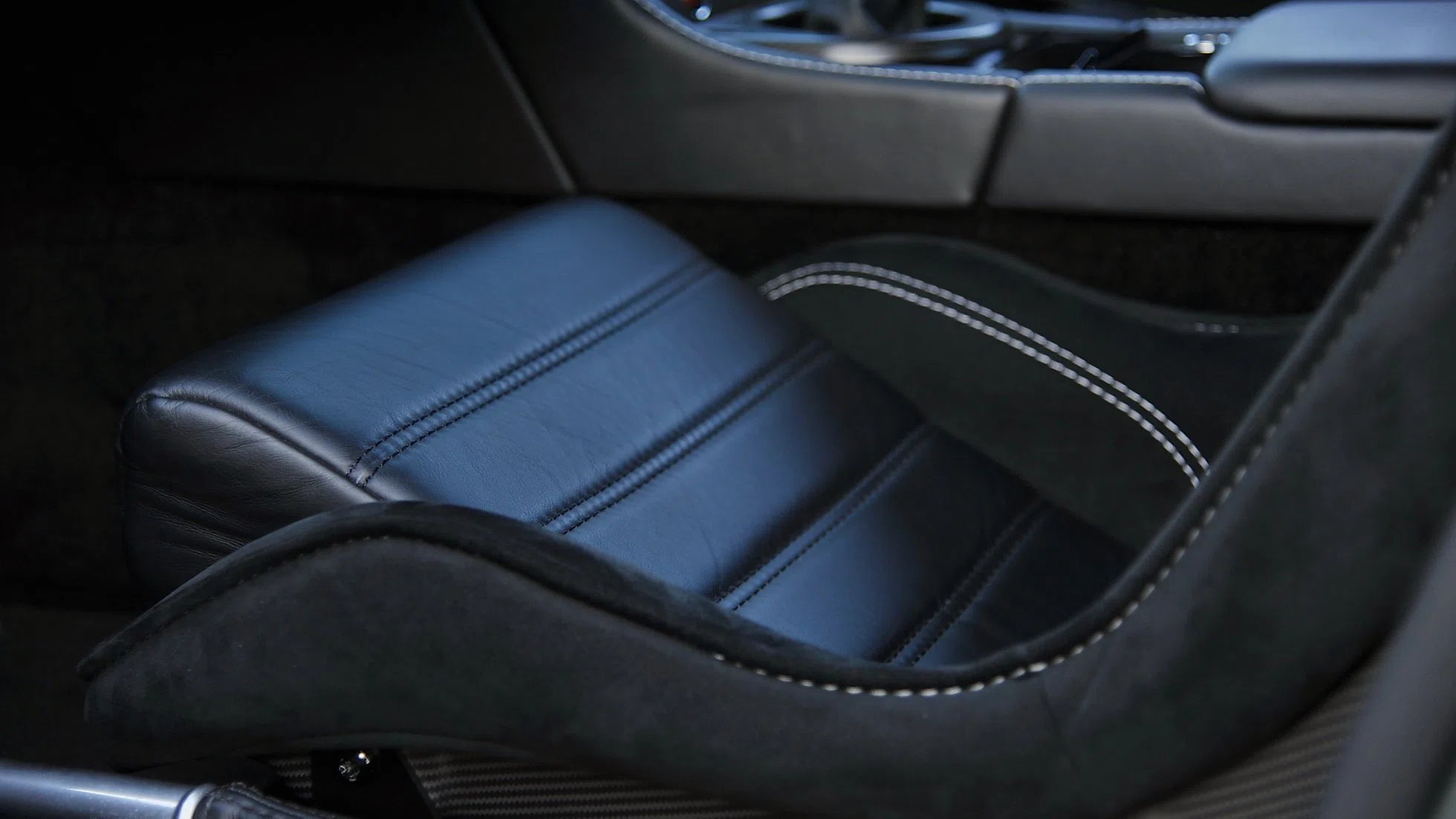 2018 Aston Martin Vantage GT8 - ex.1 of 150 interior, Black alcantara / Leather