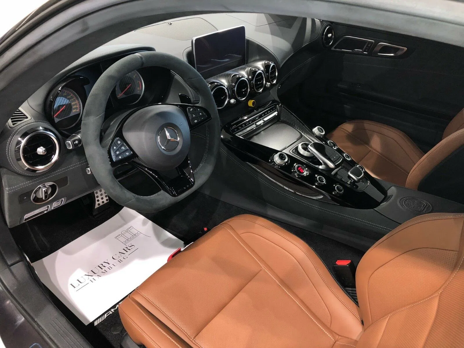 2017 Mercedes-Benz AMG GT R DIAMOND interior, dashboard, Brown