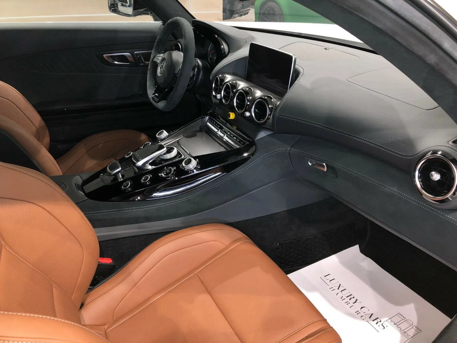 2017 Mercedes-Benz AMG GT R DIAMOND interior, Brown