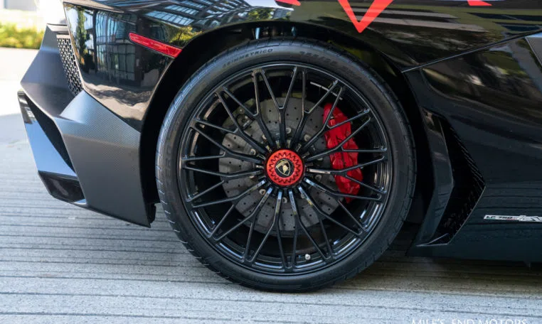 2017 Lamborghini Aventador SVJ wheel