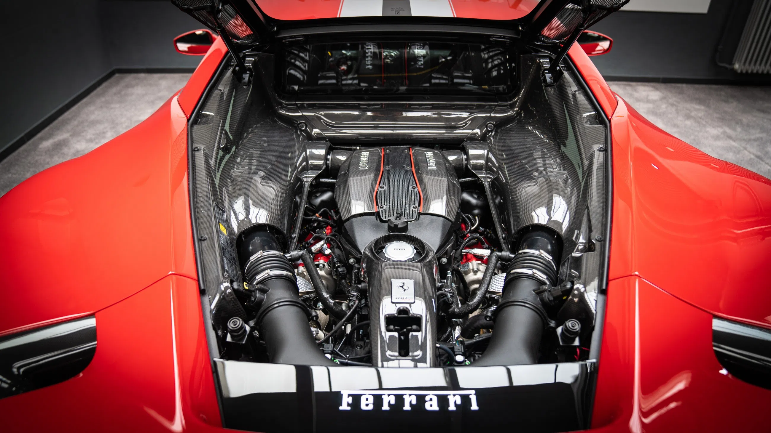2019 Ferrari 488 RED RACE TRACK engine