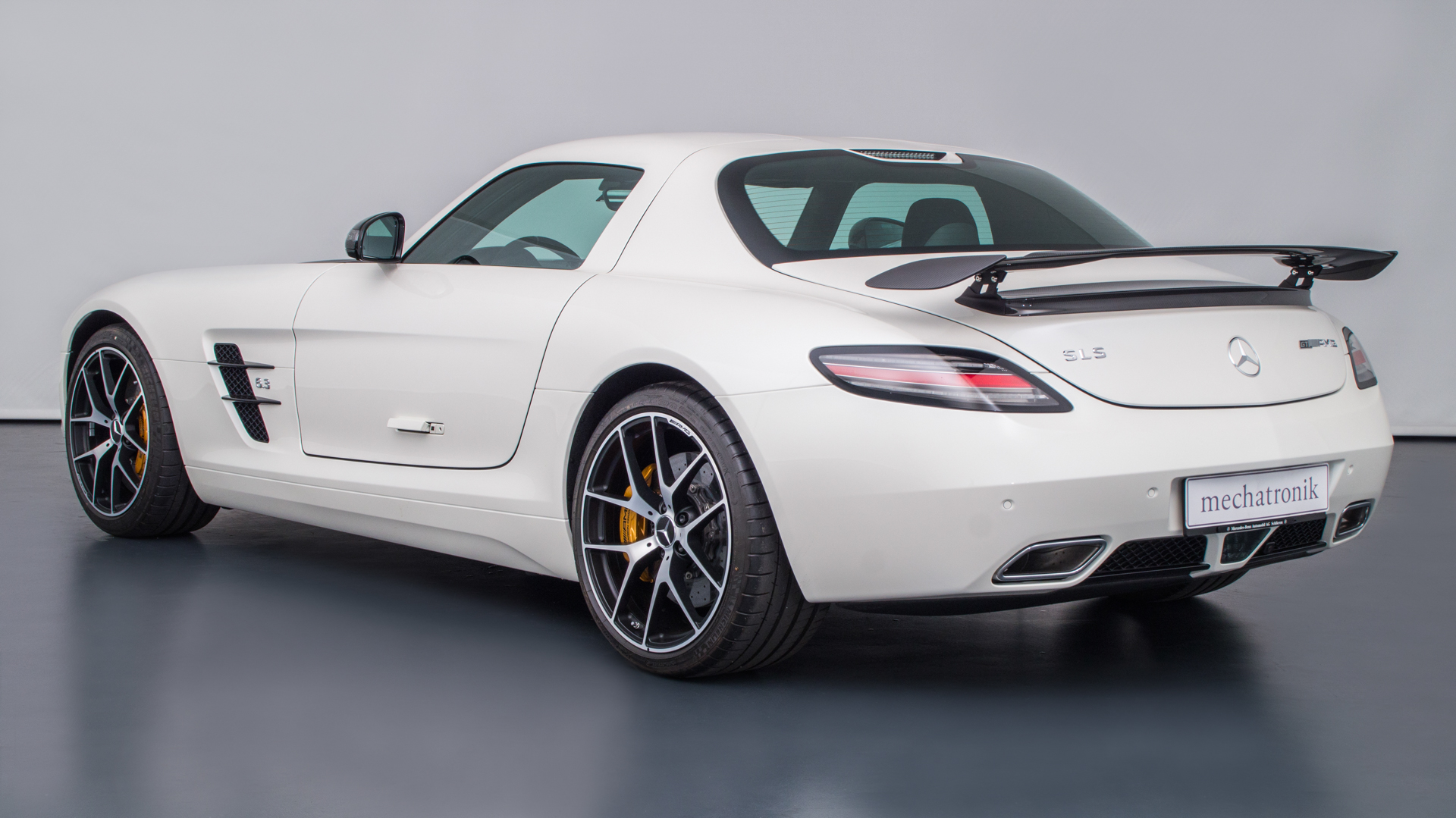 2014 MERCEDES-BENZ SLS AMG GT FINAL EDITION COUPE, 2/15