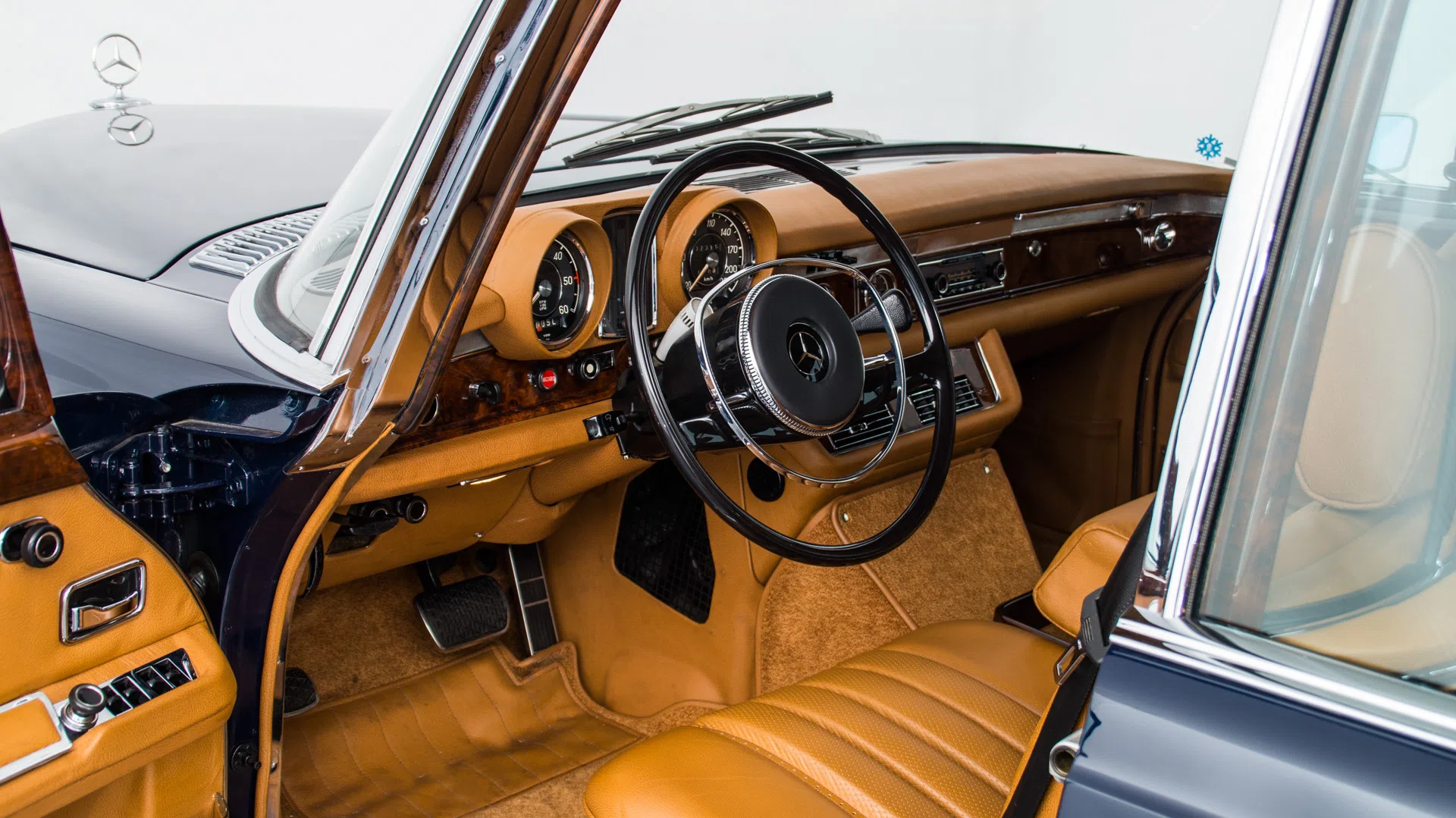 1972 Mercedes-Benz W 100 600 Pullman interior, dashboard, Leather | Cognac