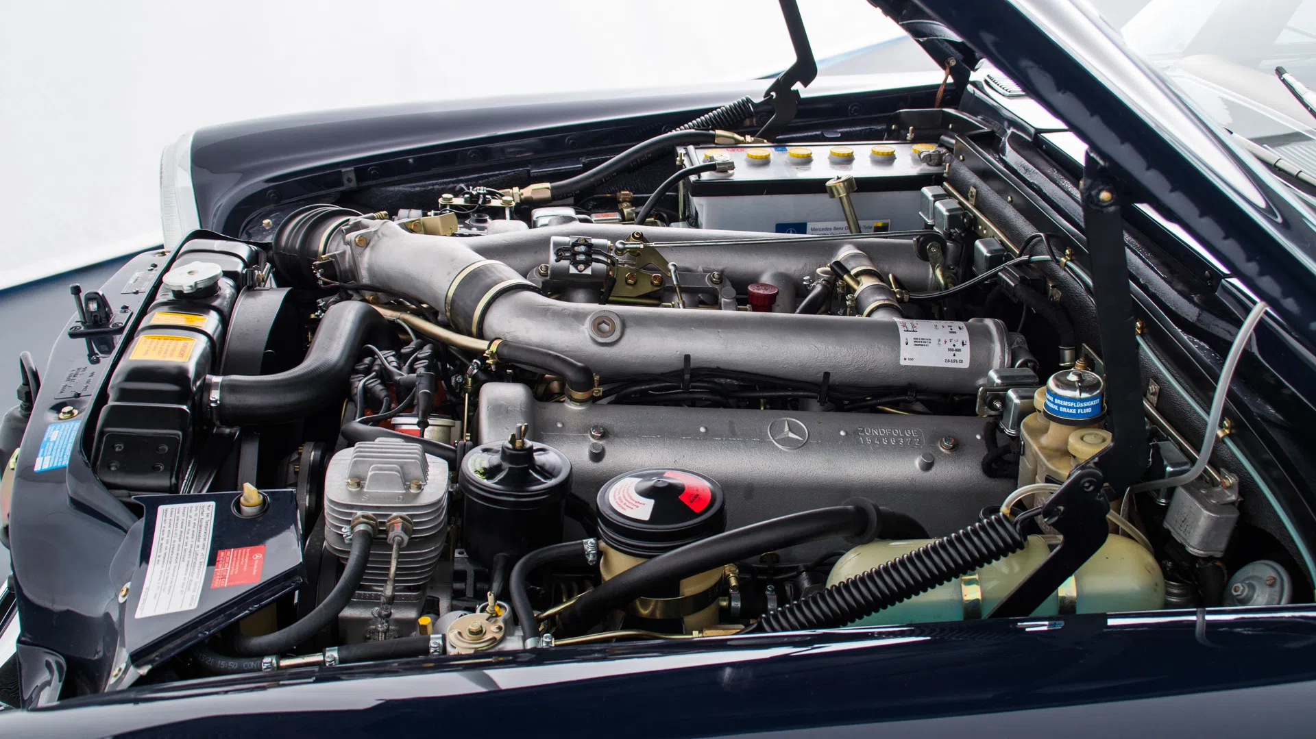 1972 Mercedes-Benz W 100 600 Pullman engine