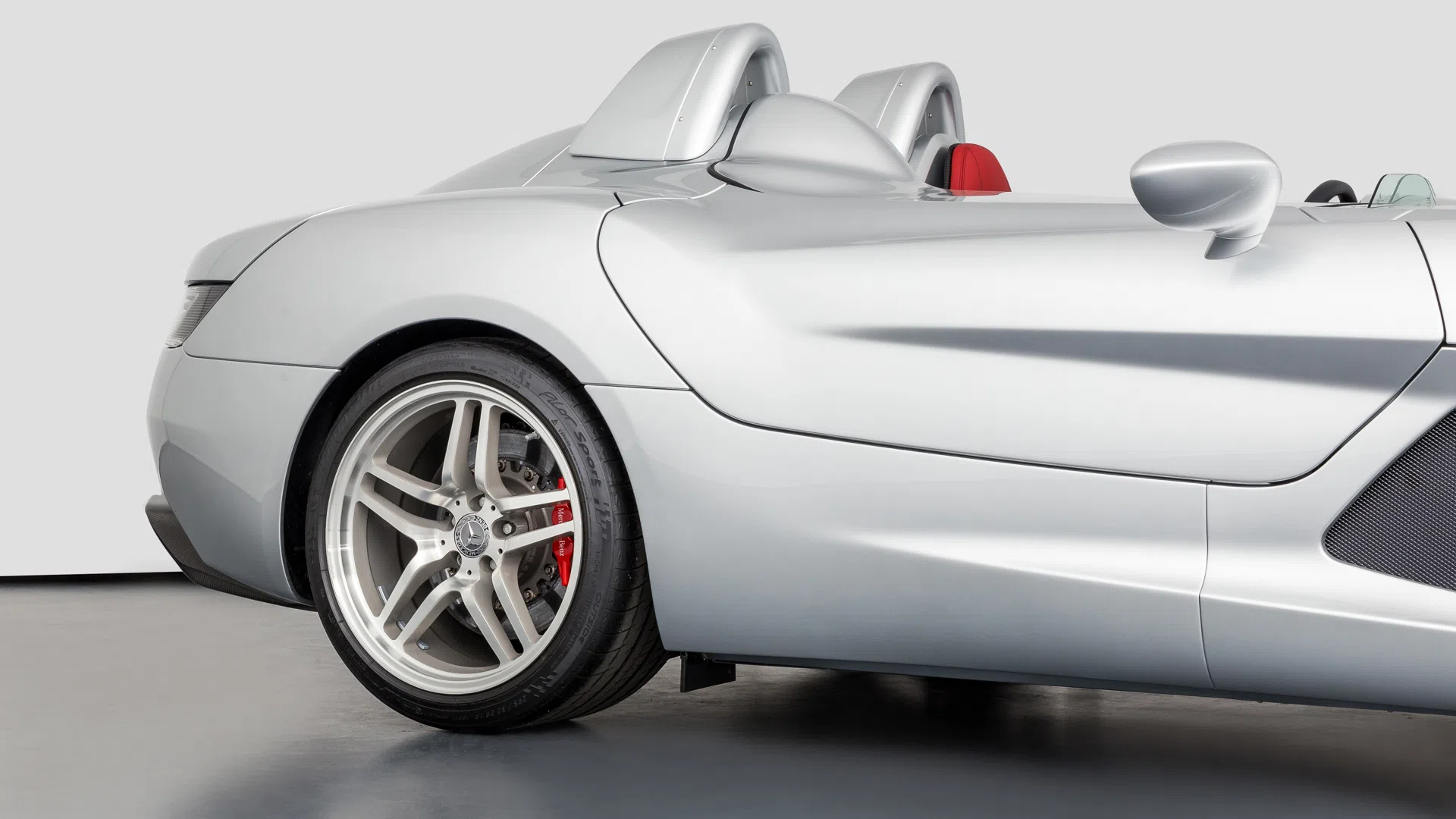 2009 Mercedes-Benz SLR McLaren Stirling Moss for sale, exterior, 977U Crystal Laurit Silver metallic
