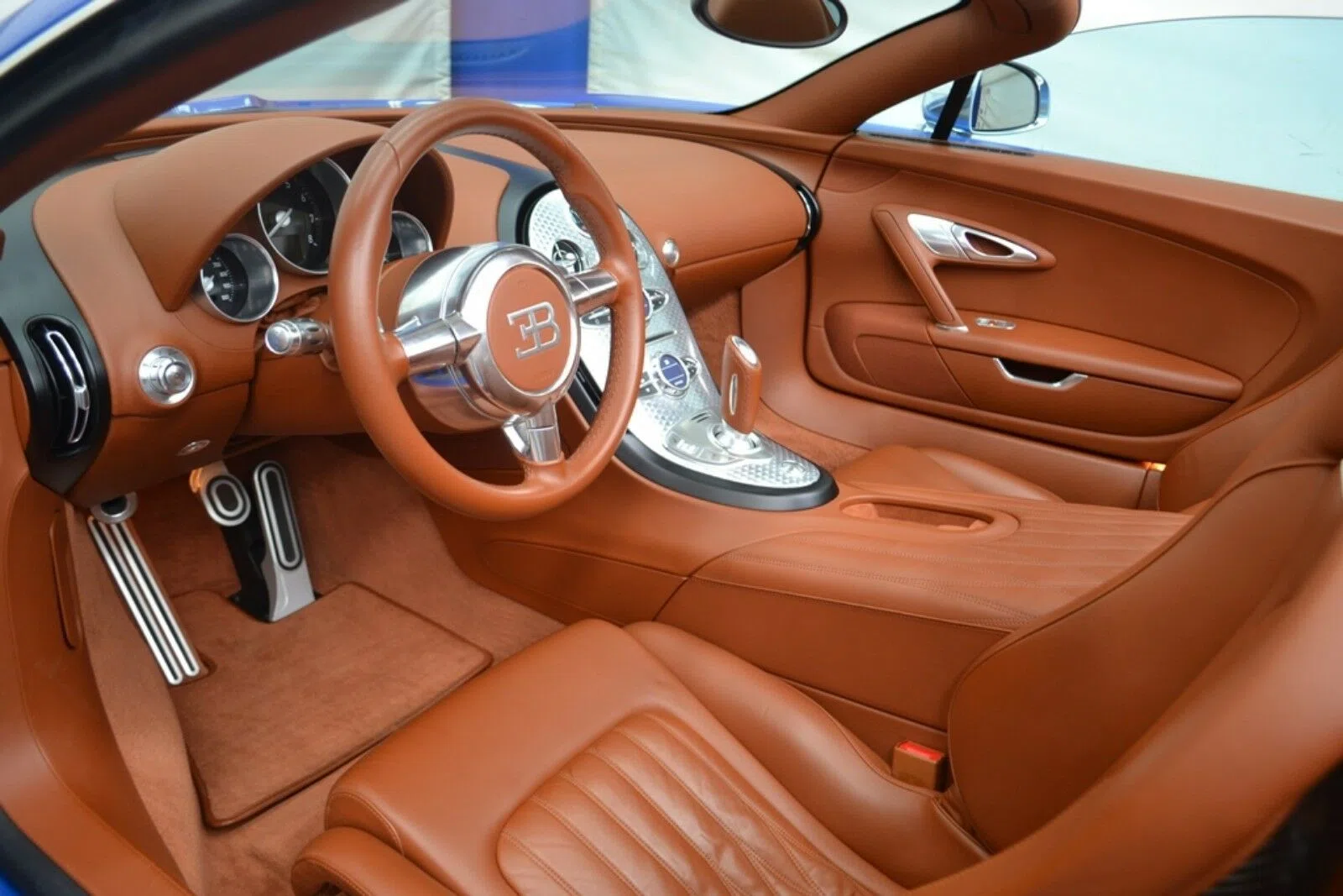 2015 Bugatti Veyron Grand Sport interior, Braun