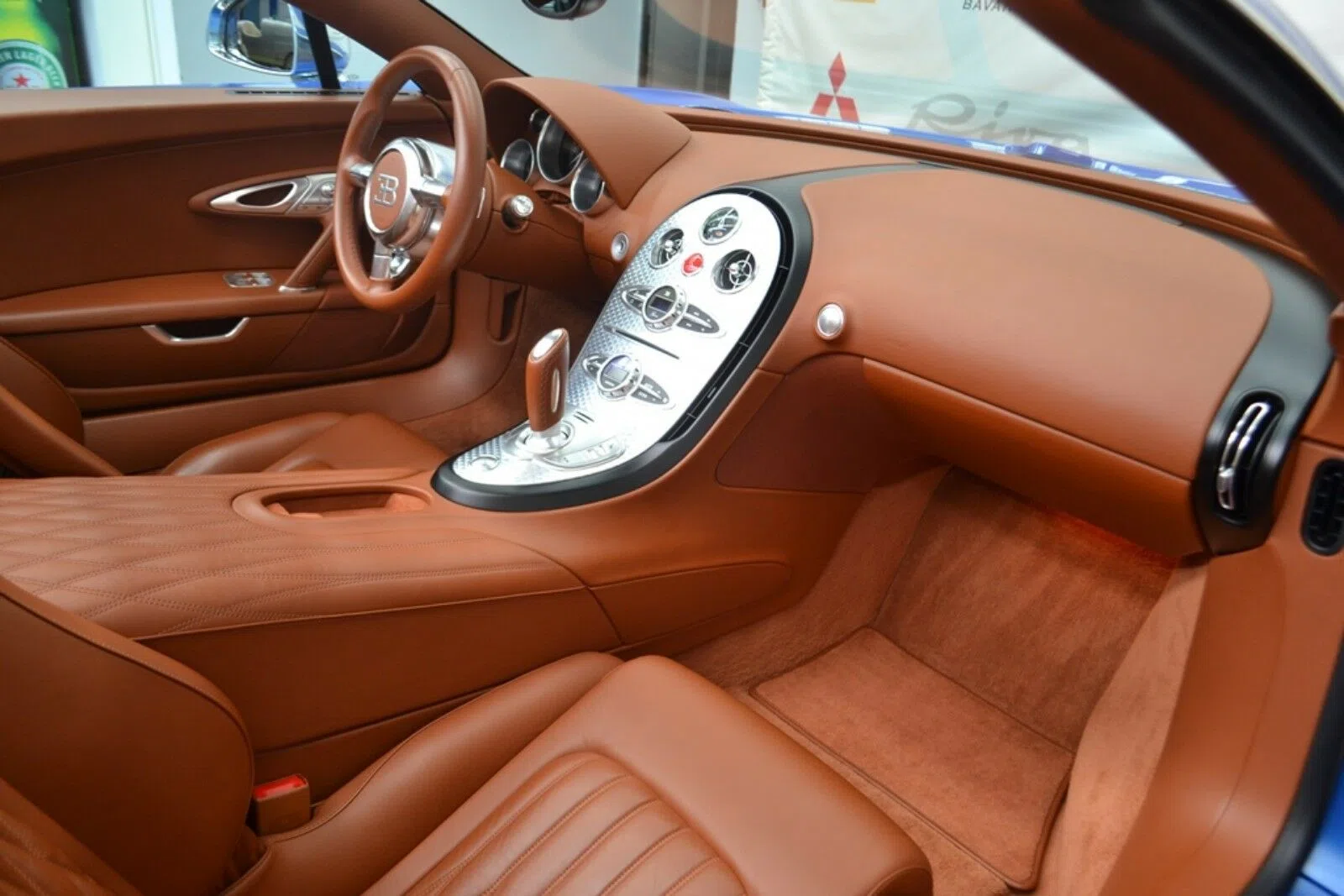 2015 Bugatti Veyron Grand Sport interior, Braun