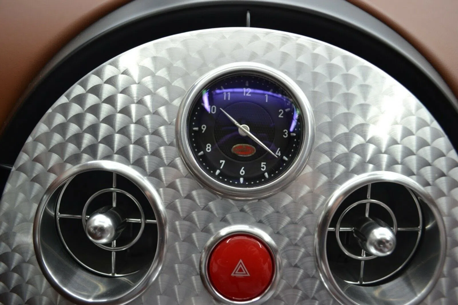 2015 Bugatti Veyron Grand Sport interior, Braun