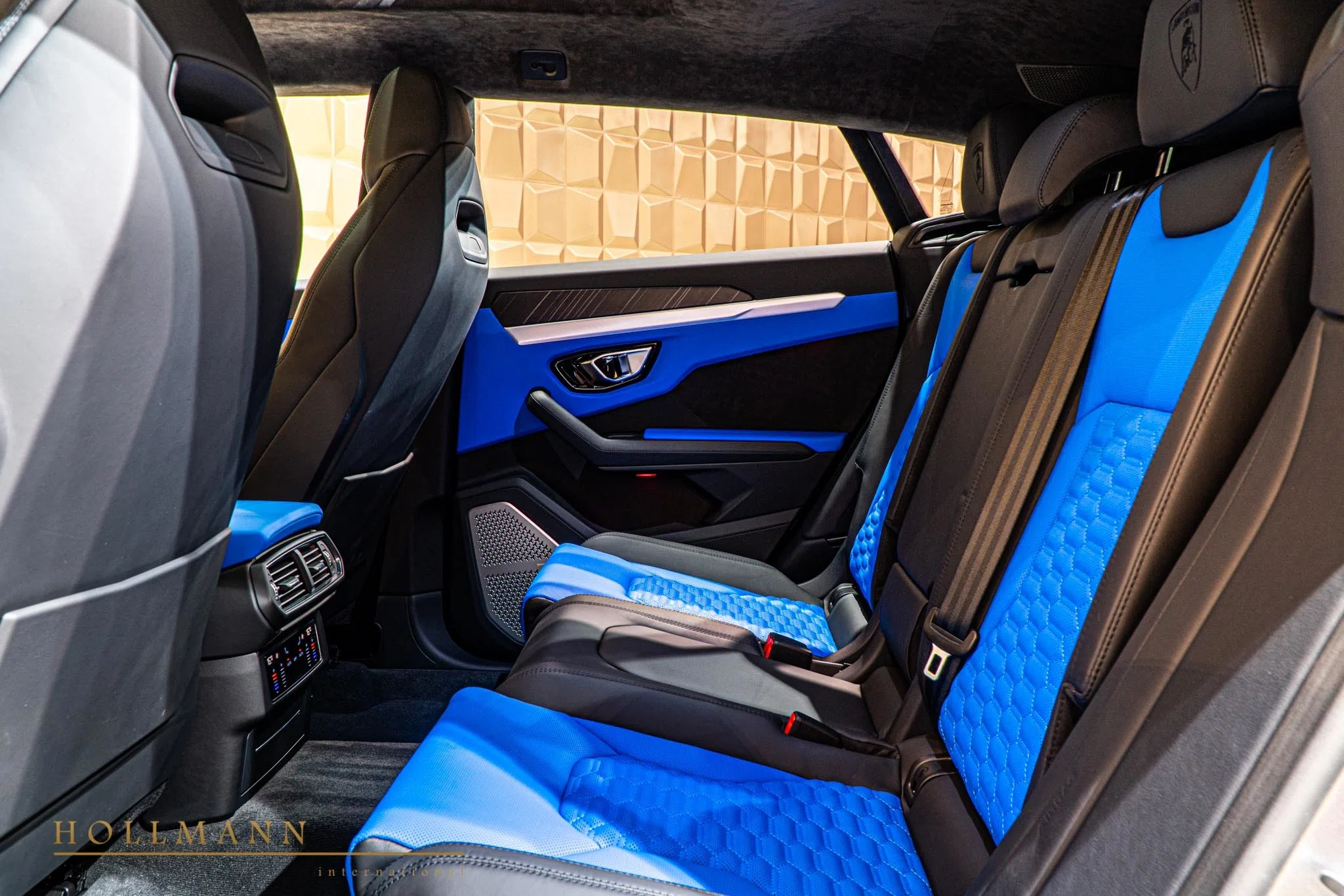 2020 Mansory Urus Venatus interior, seats, Nero Ade / Blu Amon