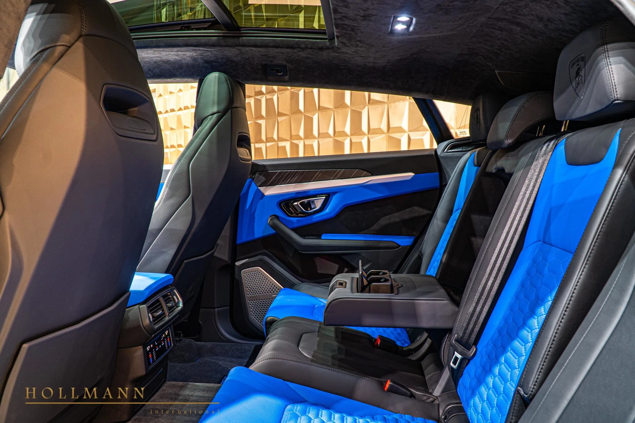 2020 Mansory Urus Venatus interior, seats, Nero Ade / Blu Amon