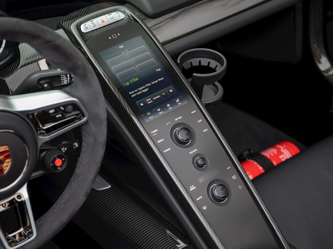 2015 Porsche 918 Spyder interior, Onyx Black