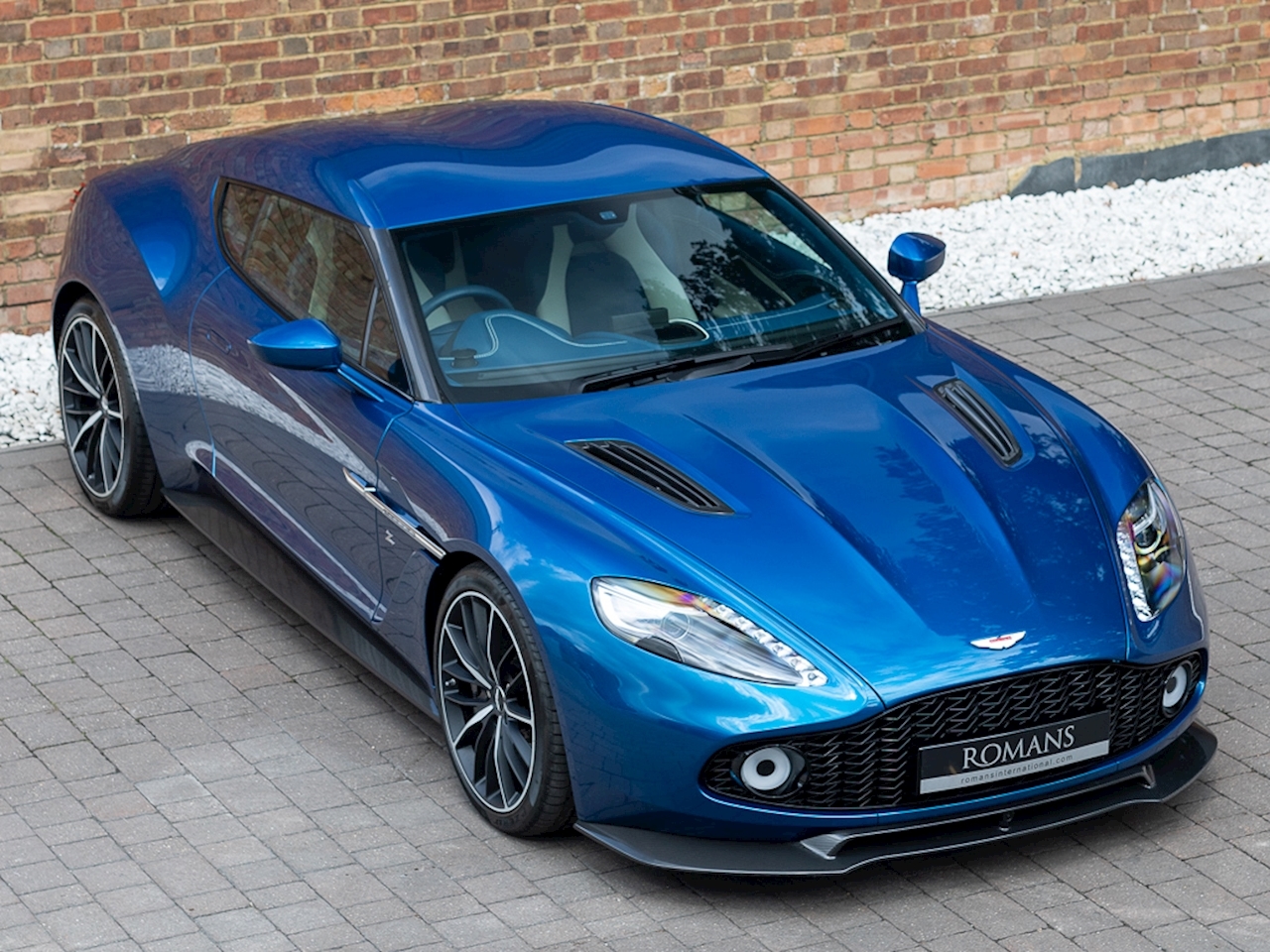 2017 Aston Martin Vanquish Zagato Coupe, 13/20