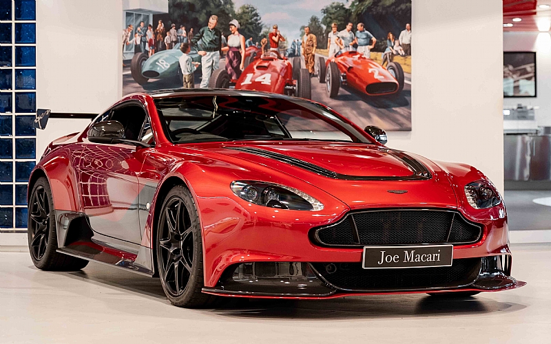 2016 Aston Martin GT12