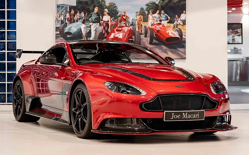 2016 Aston Martin GT12