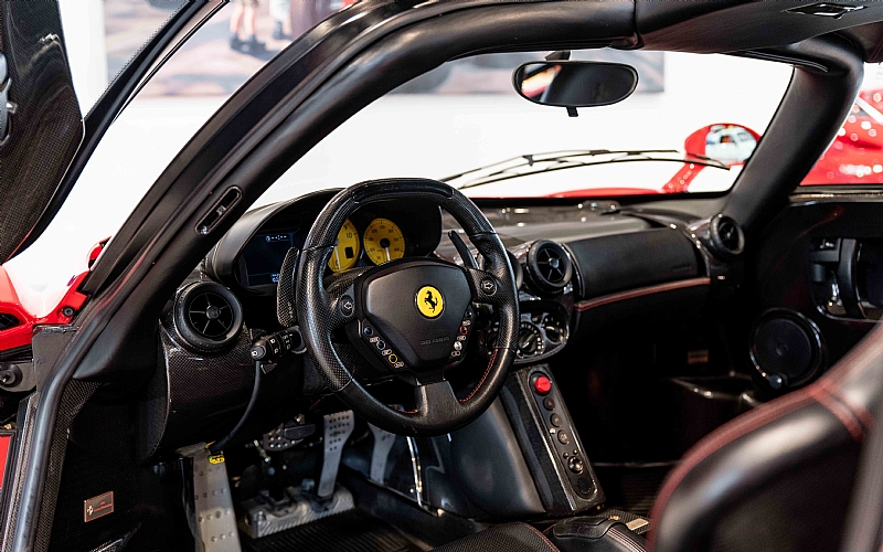 2004 Ferrari Enzo, 2/17
