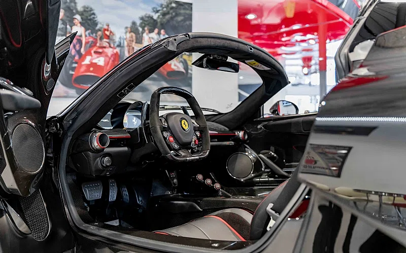 2018 Ferrari LaFerrari Aperta interior, dashboard, Black