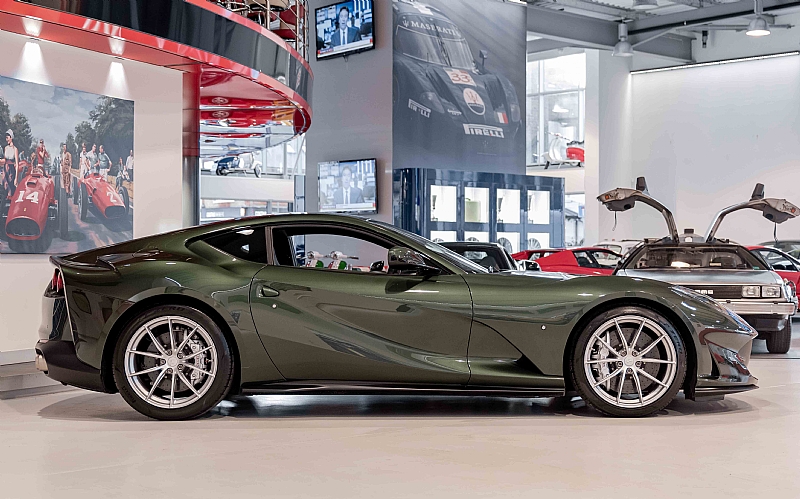 2019 Ferrari 812 Superfast RHD, 2/15