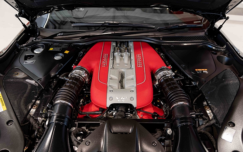 2019 Ferrari 812 Superfast RHD, 13/15