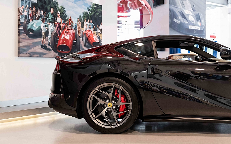 2019 Ferrari 812 Superfast LHD, 11/15