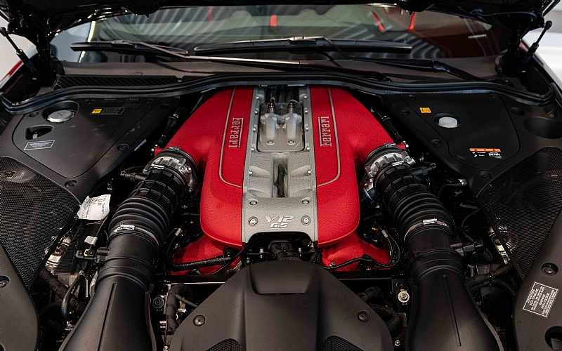 2019 Ferrari 812 Superfast LHD, 14/15