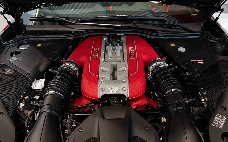 2019 Ferrari 812 Superfast LHD engine