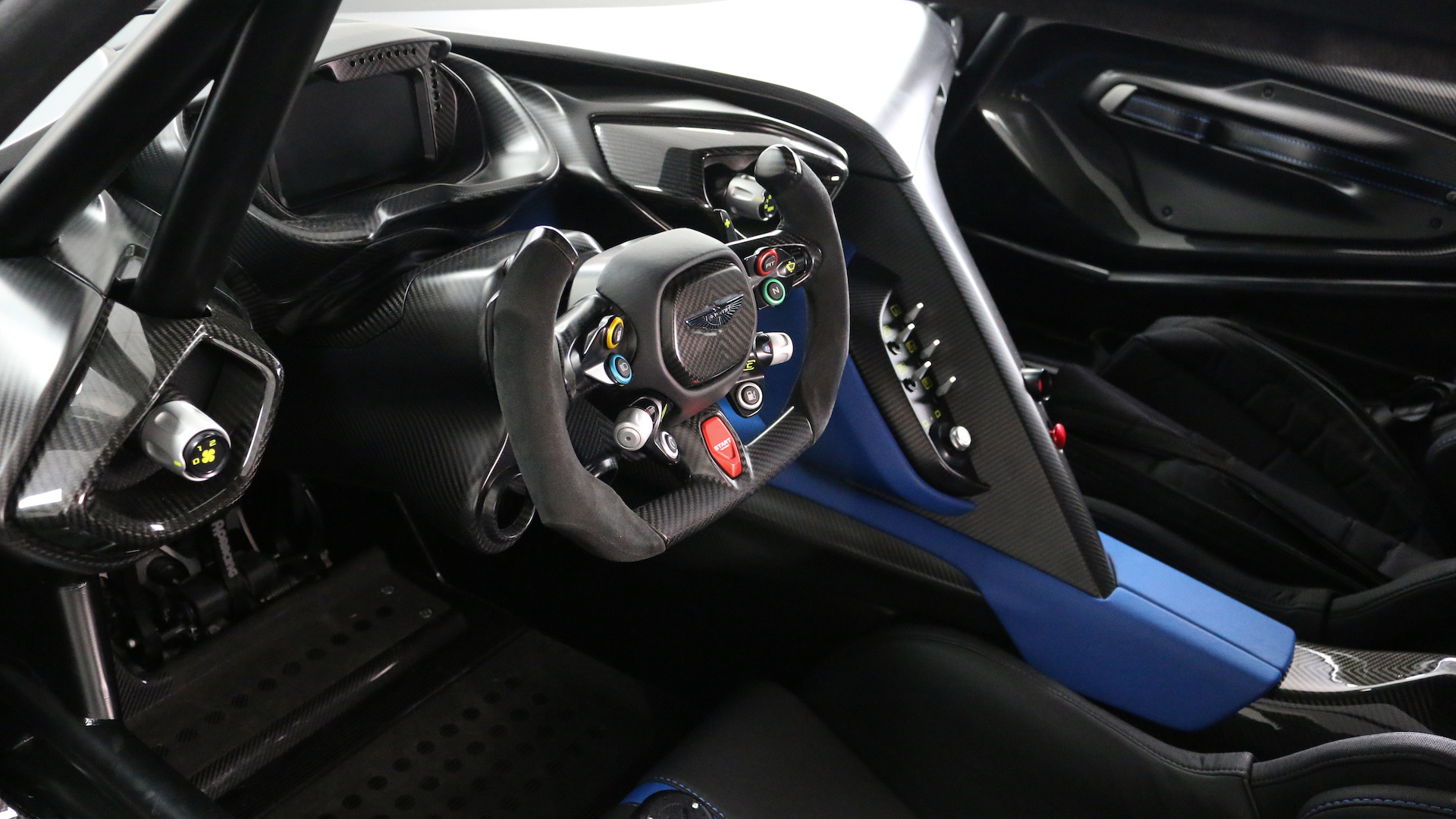 2016 ASTON MARTIN VULCAN, 4/13