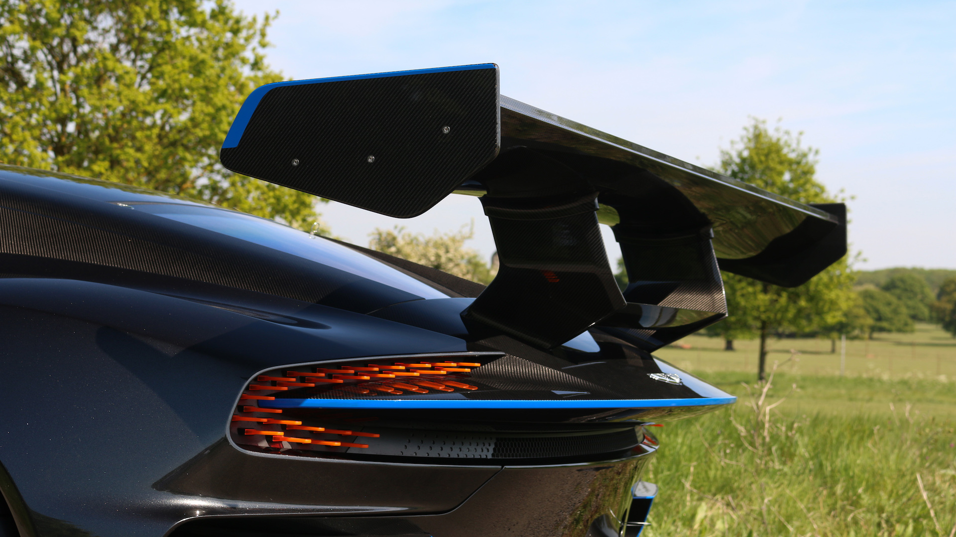 2016 ASTON MARTIN VULCAN