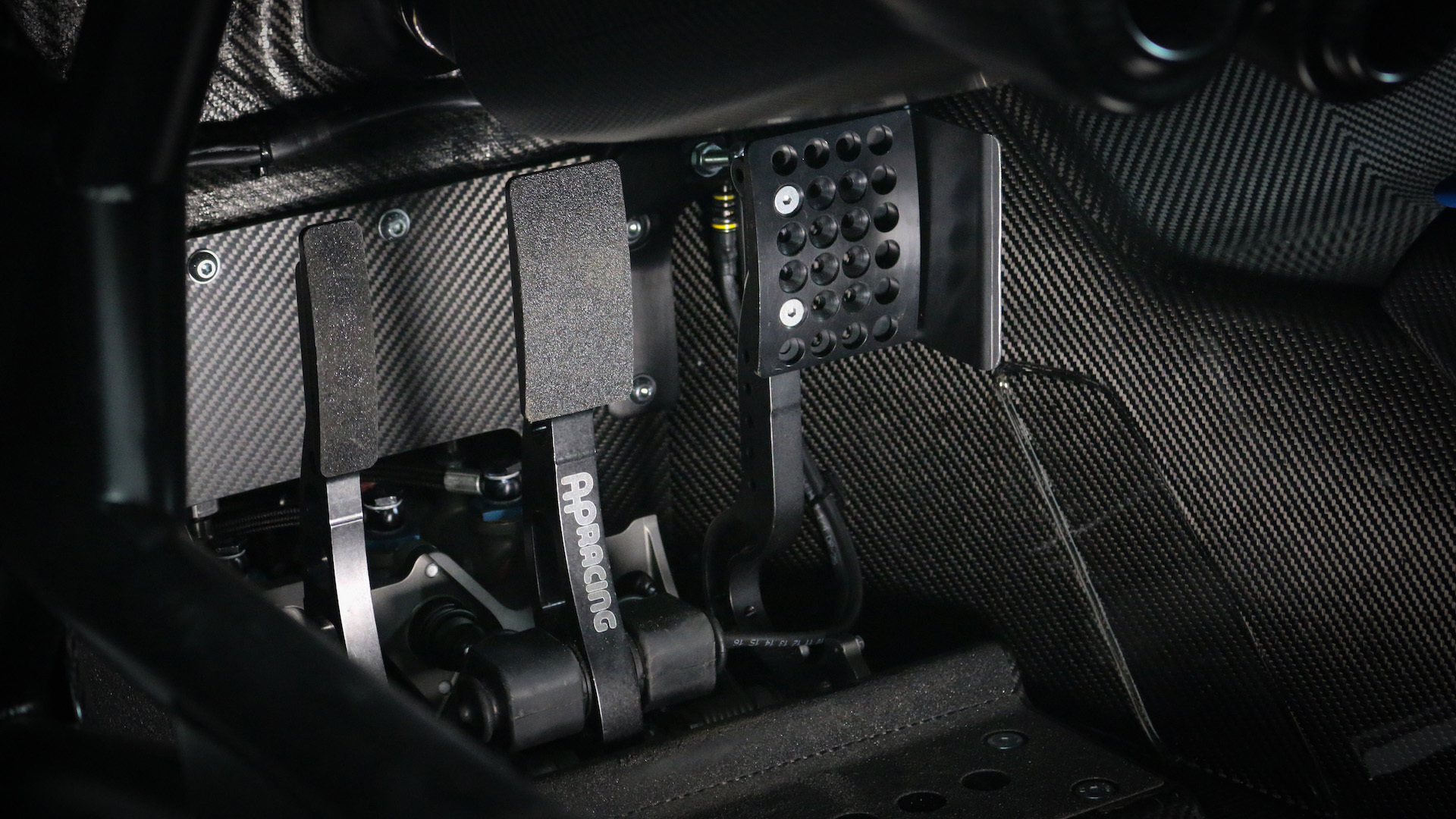 2016 ASTON MARTIN VULCAN, 10/13