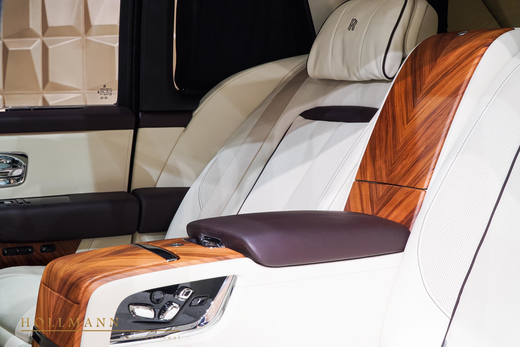 2020 Rolls-Royce Cullinan, 16/20
