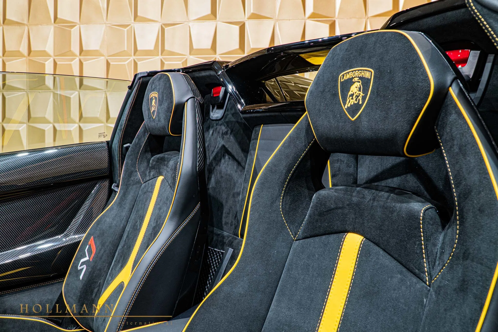 2020 Lamborghini Aventador SVJ Roadster interior, seats, Nero Cosmus