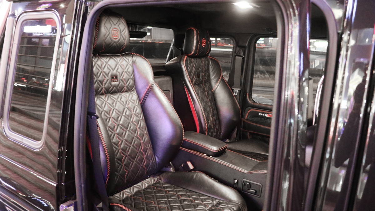 2015 BRABUS G 700 6x6, 17/18