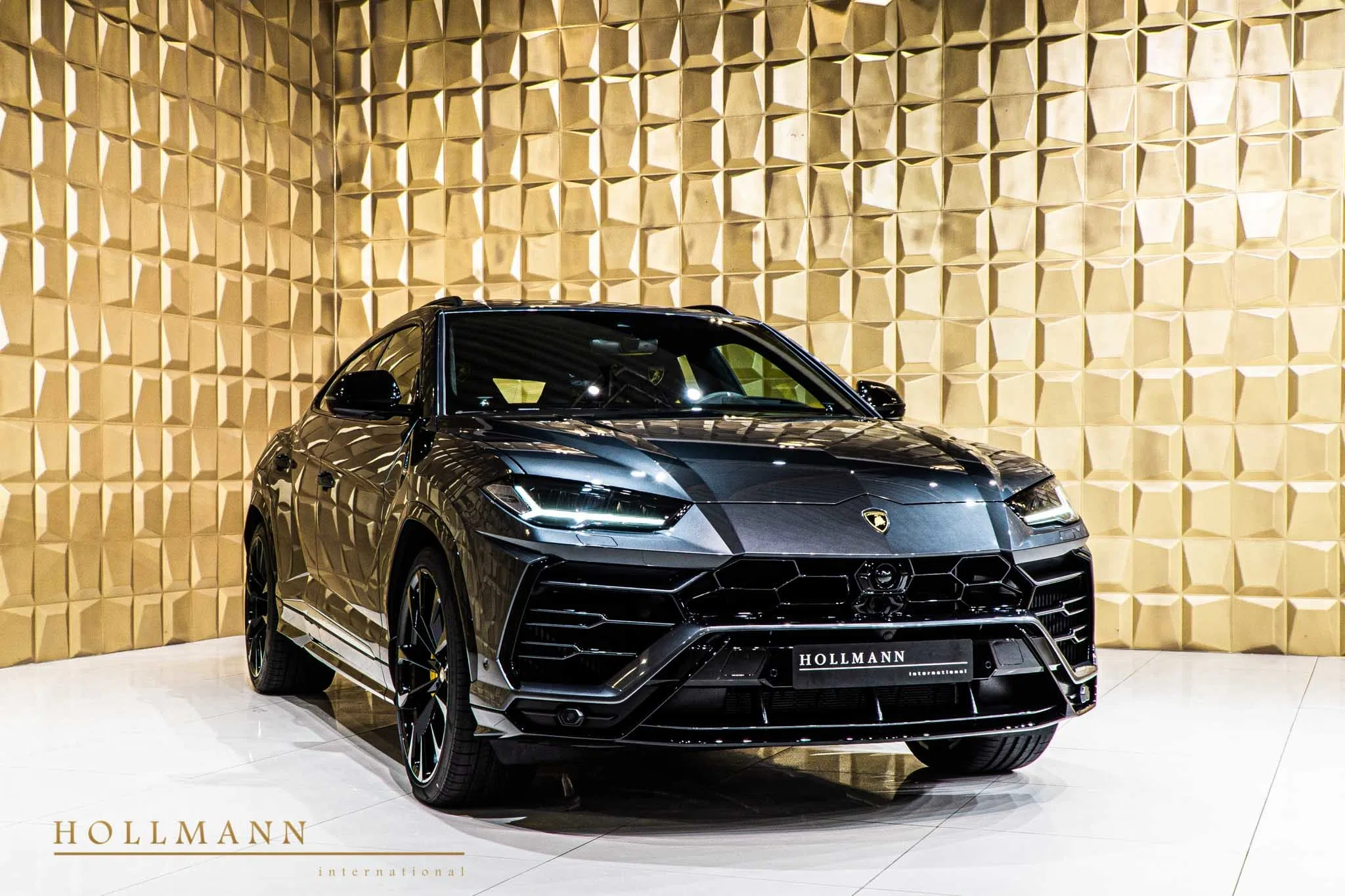 2020 Lamborghini Urus for sale, exterior, Grigio Lynx
