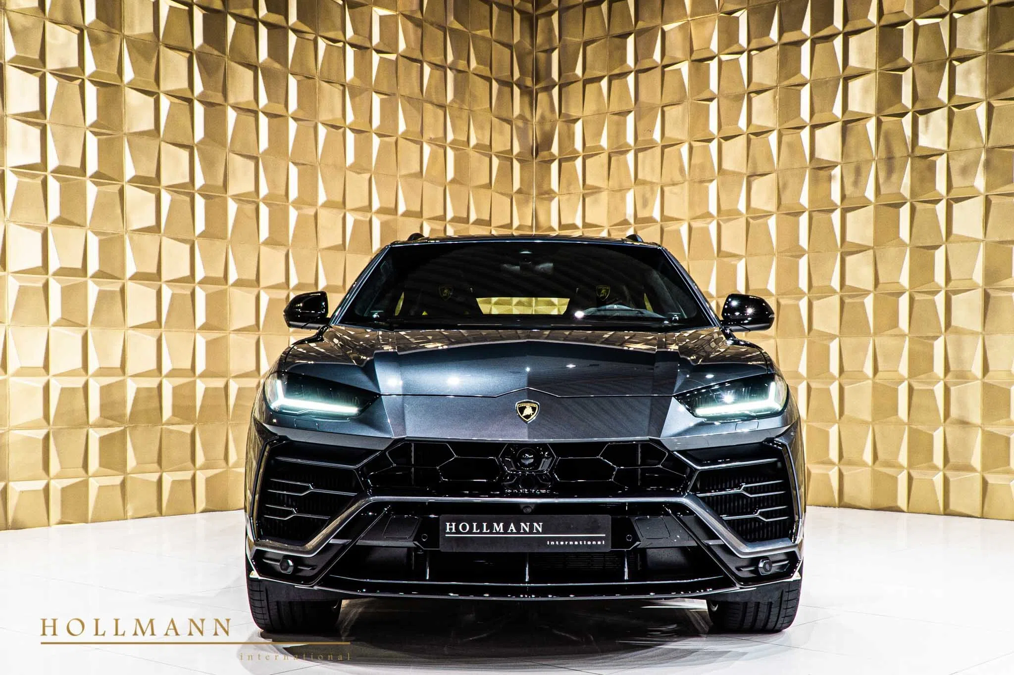 2020 Lamborghini Urus for sale, exterior, Grigio Lynx