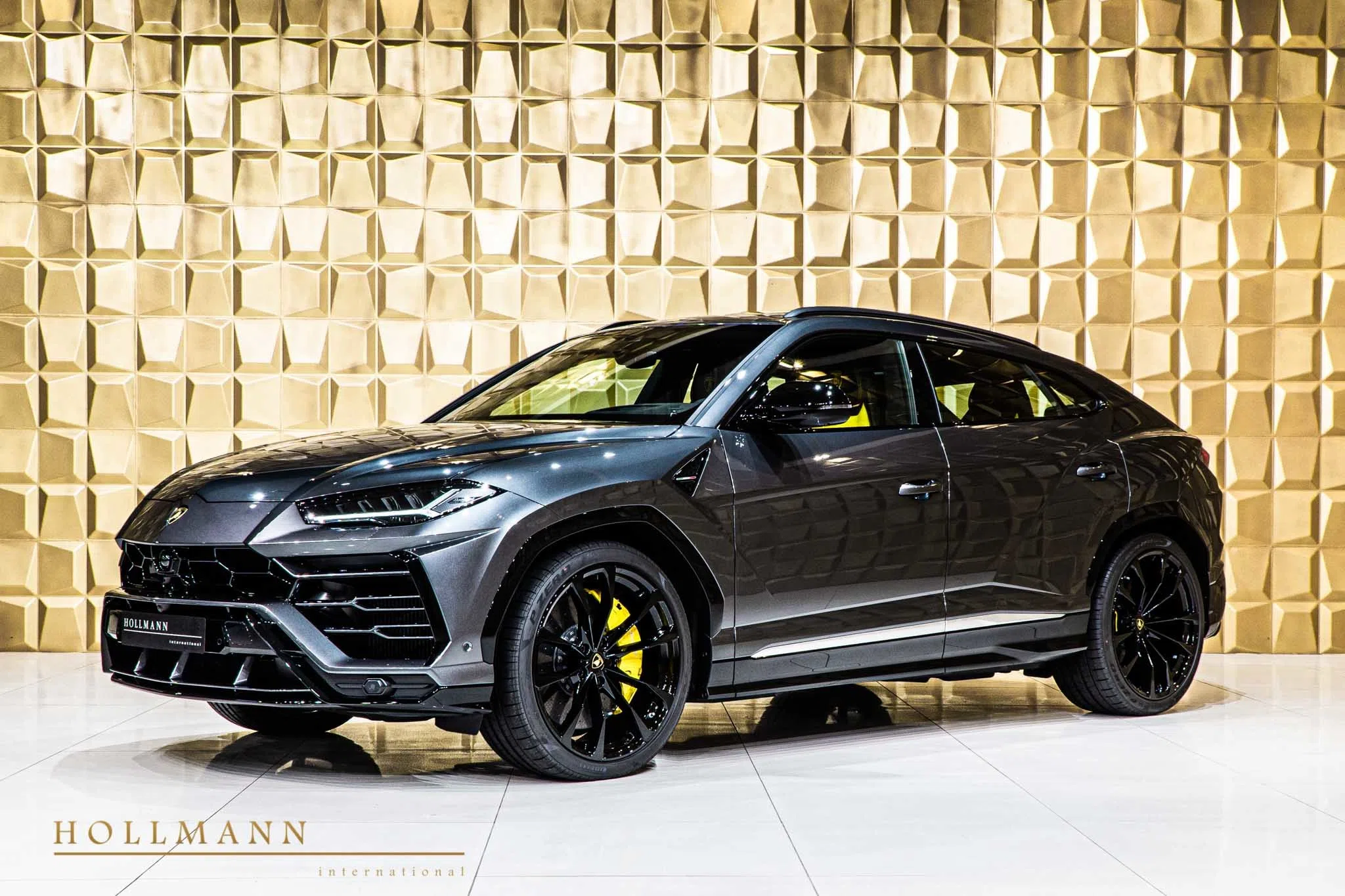 2020 Lamborghini Urus for sale, exterior, Grigio Lynx