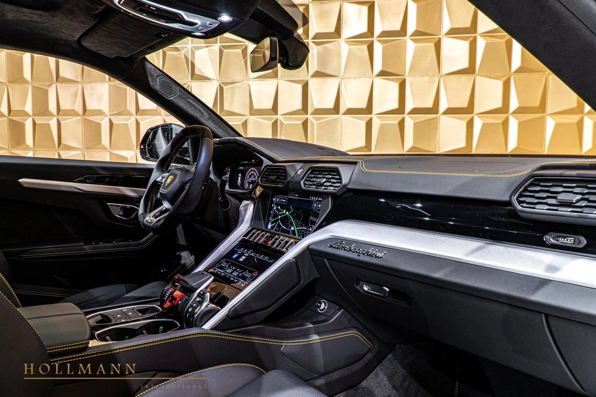 2020 Lamborghini Urus interior, Nero Ade