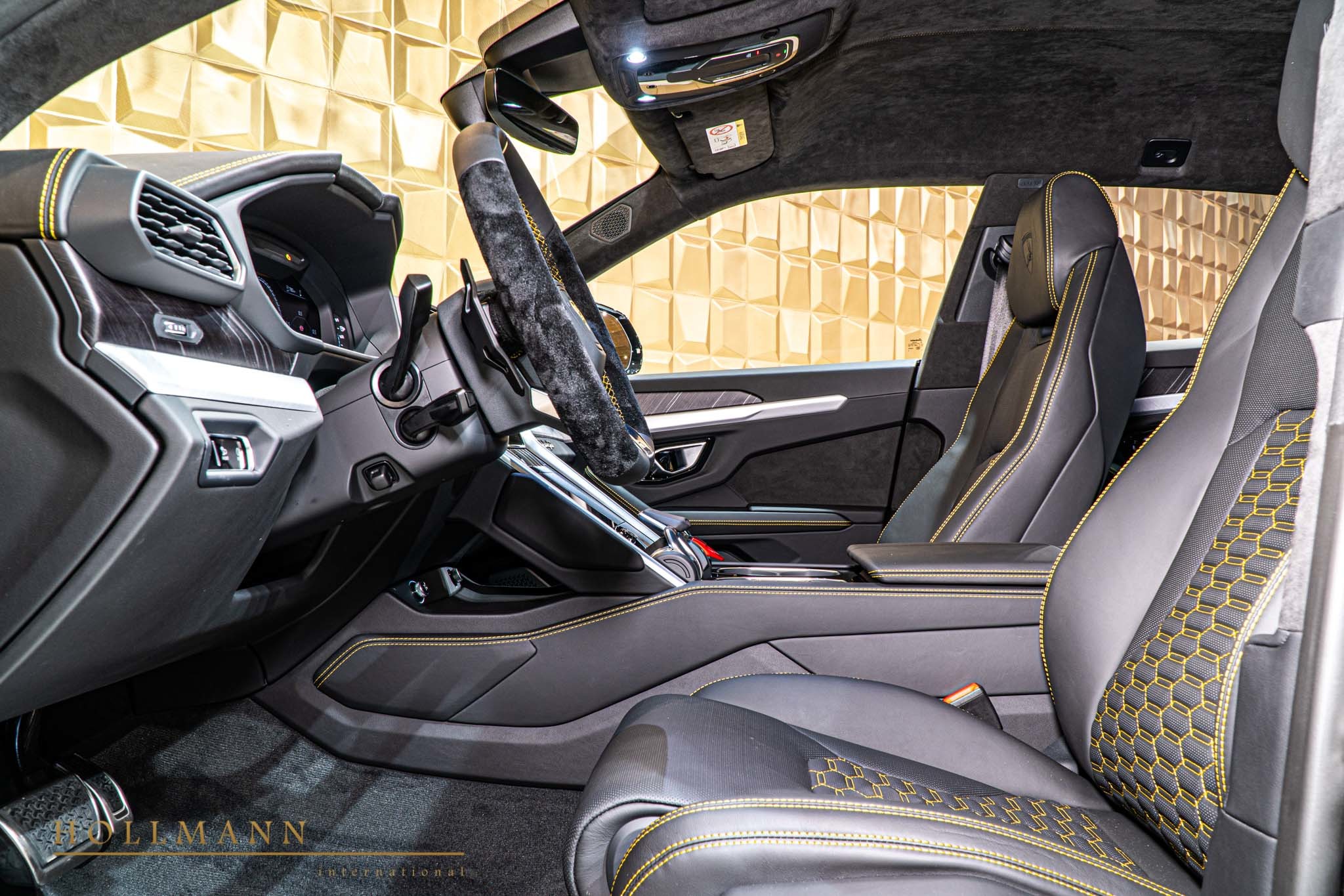2020 Lamborghini Urus, 11/20