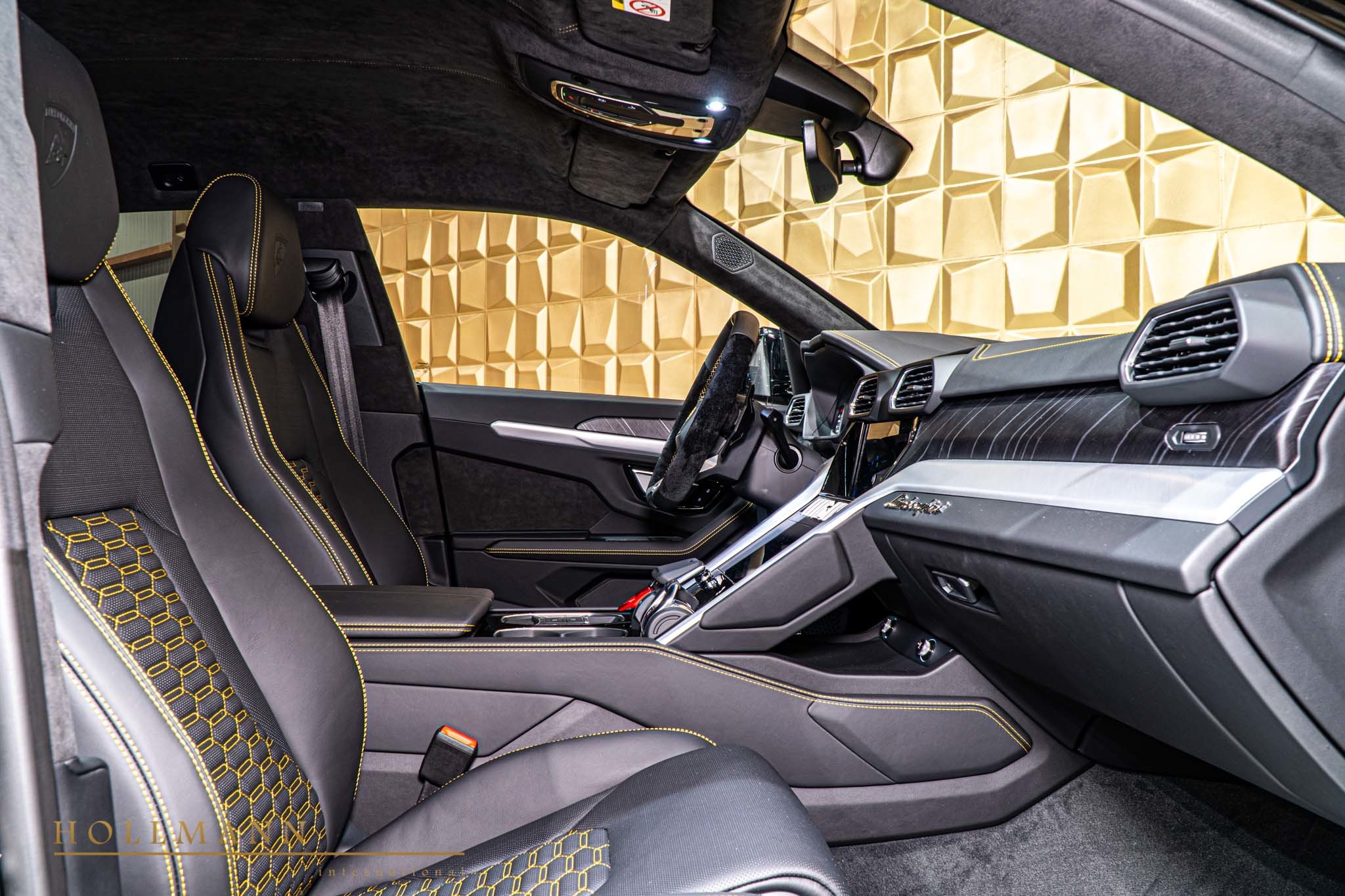 2020 Lamborghini Urus, 12/20