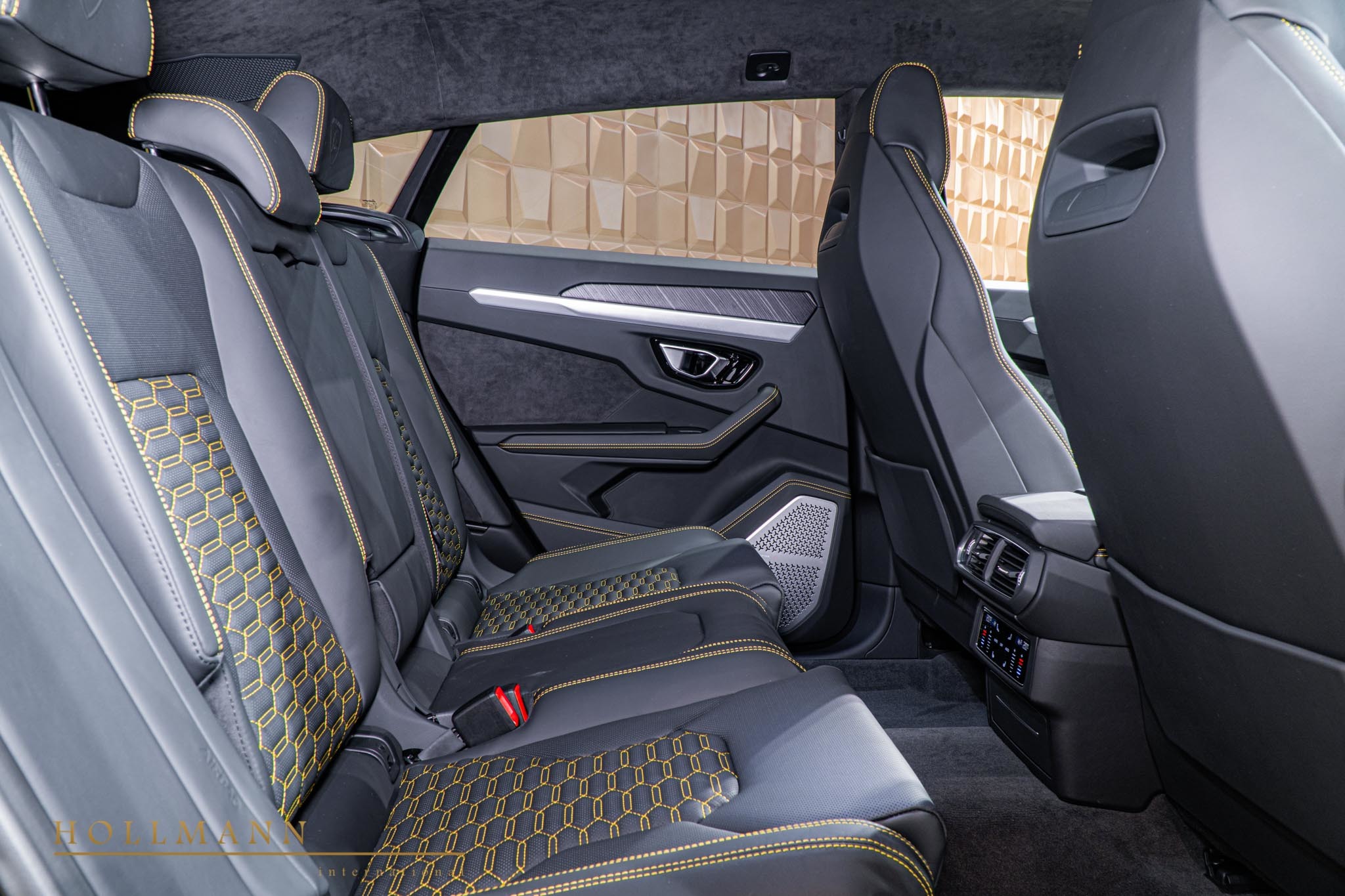 2020 Lamborghini Urus, 16/20